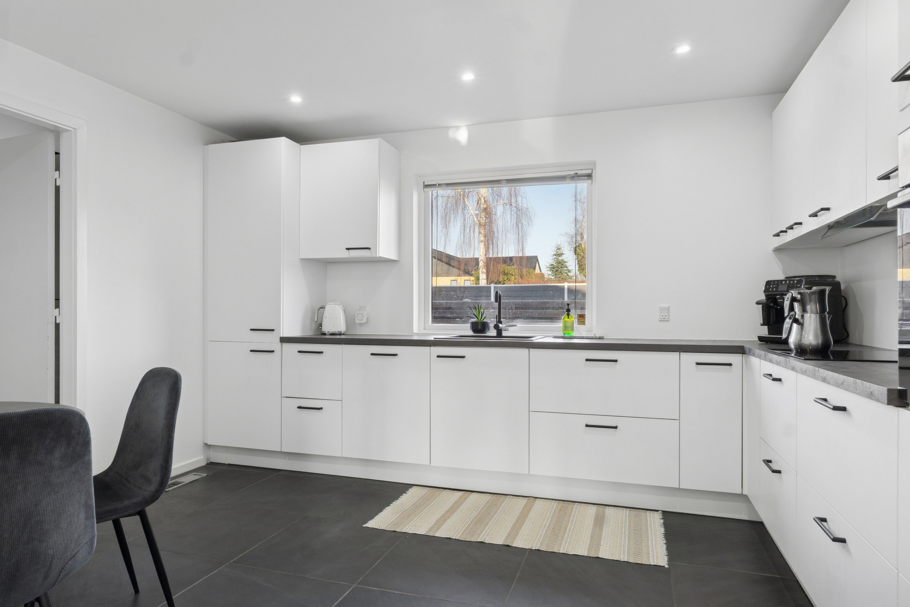 Miniaturebillede 1: køkken. Billede af Smedevænget 14, Dalby, 4690 Haslev