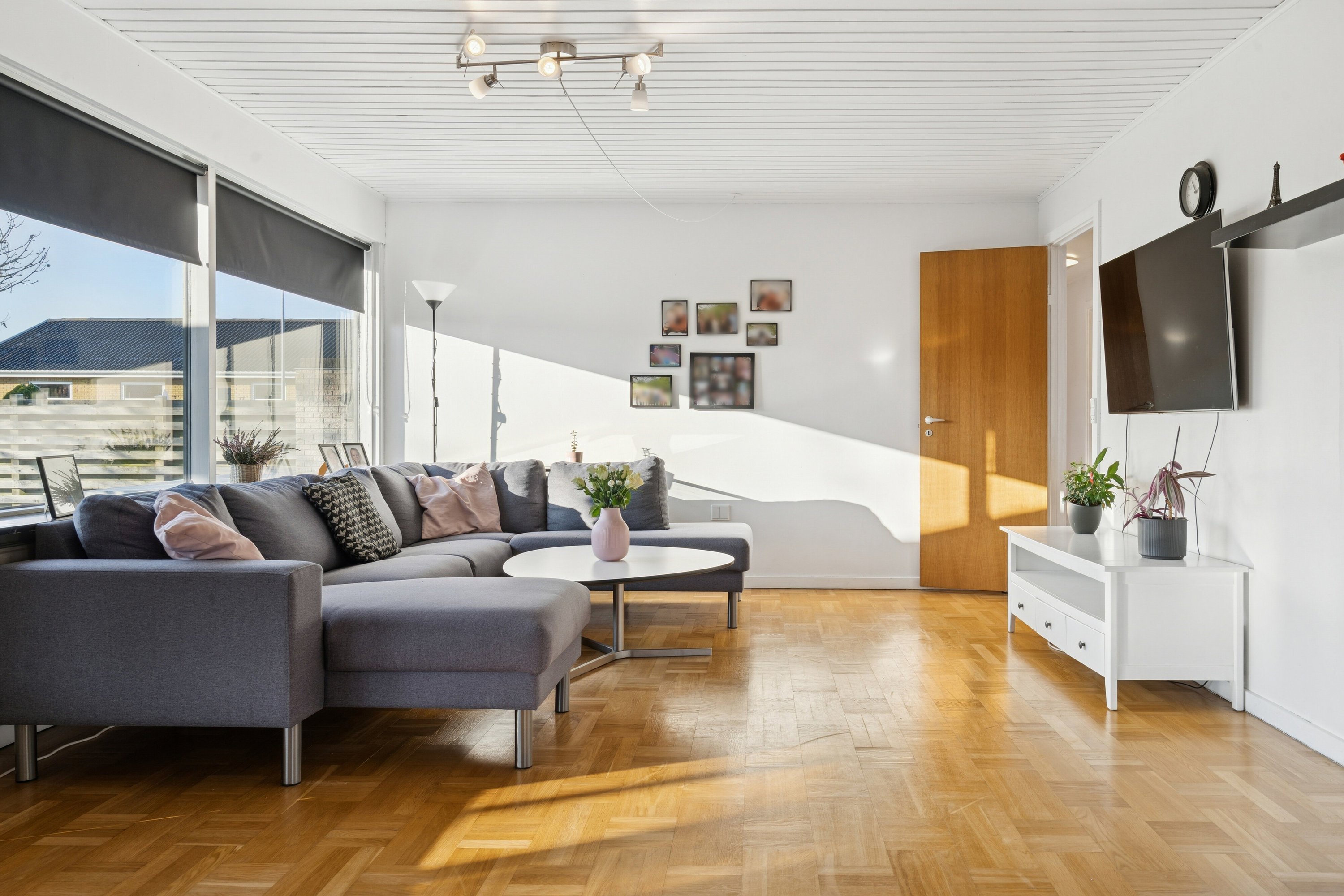 Fremhævet stue billede i fuldskærmstilstand. Billede af Præsteengen 18, Rønnebæk, 4700 Næstved