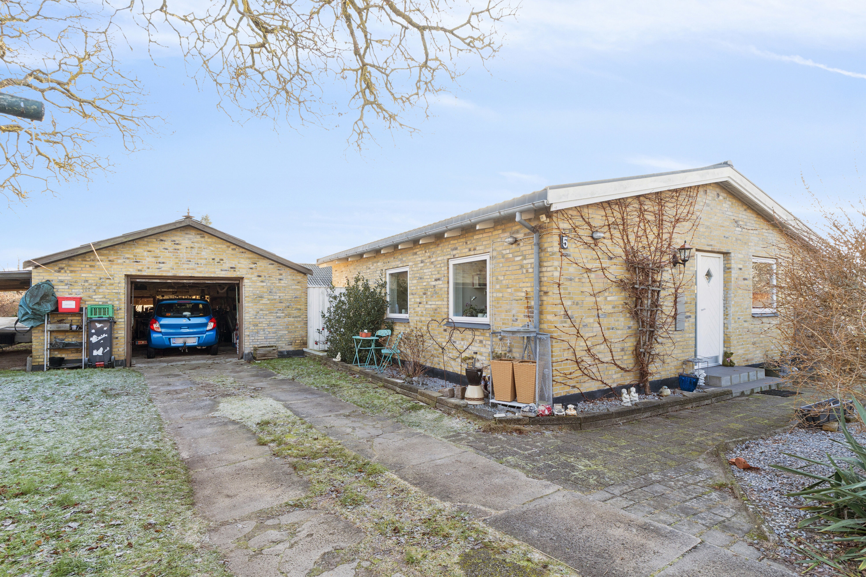 Fremhævet set fra vejen billede i fuldskærmstilstand. Billede af Tværvej 5, 3300 Frederiksværk