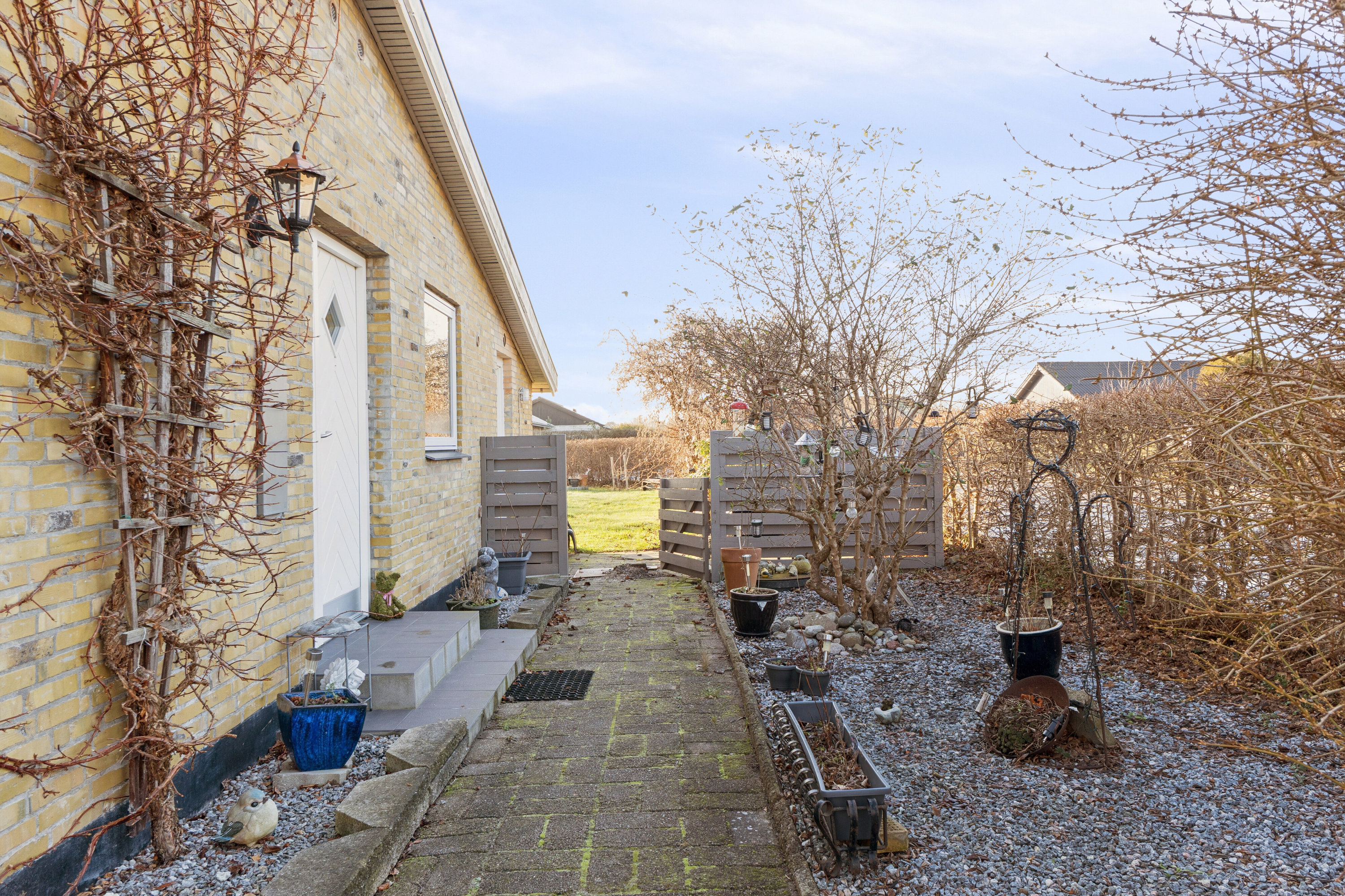 Fremhævet udendørs billede i fuldskærmstilstand. Billede af Tværvej 5, 3300 Frederiksværk