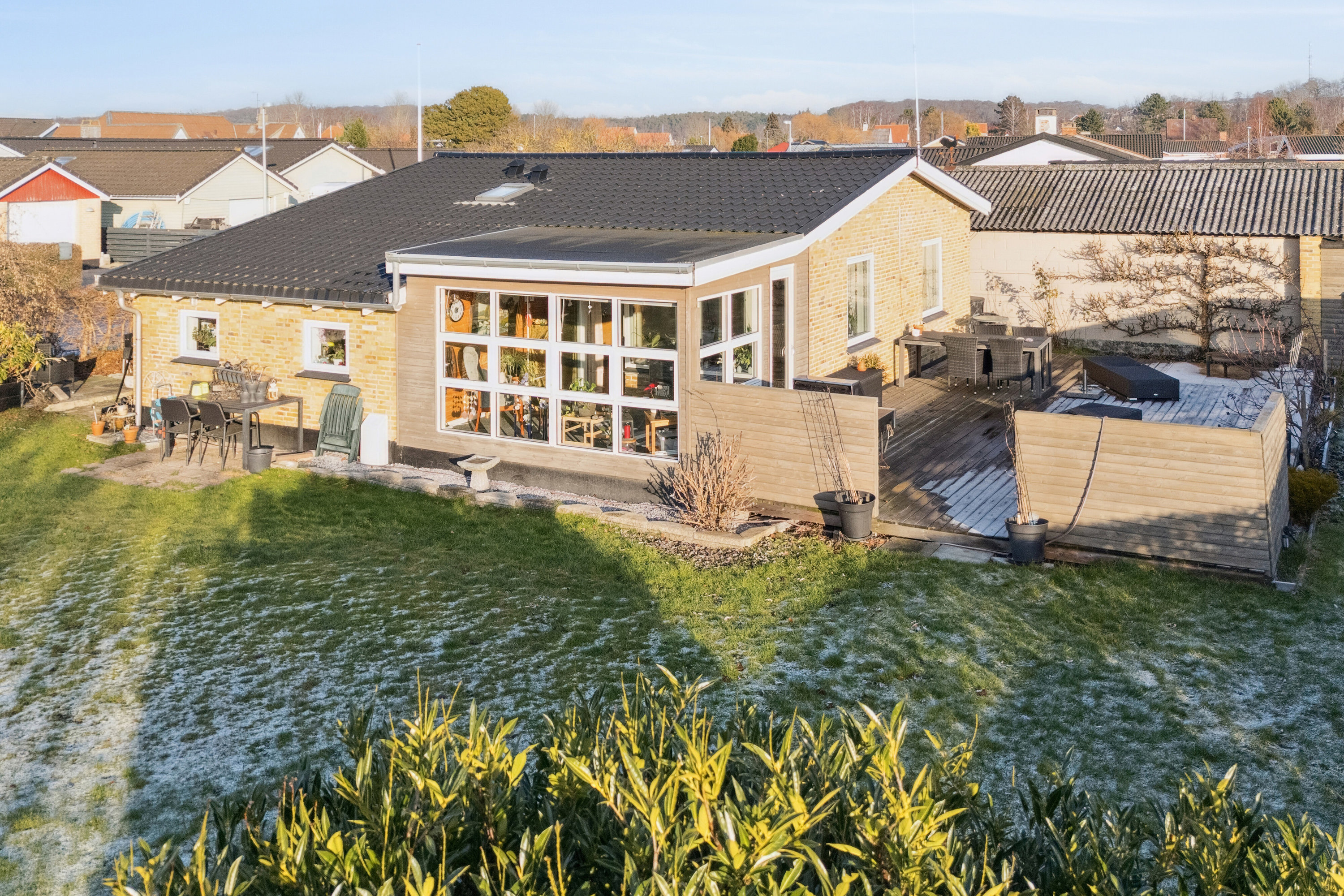 Fremhævet set fra haven billede i fuldskærmstilstand. Billede af Tværvej 5, 3300 Frederiksværk