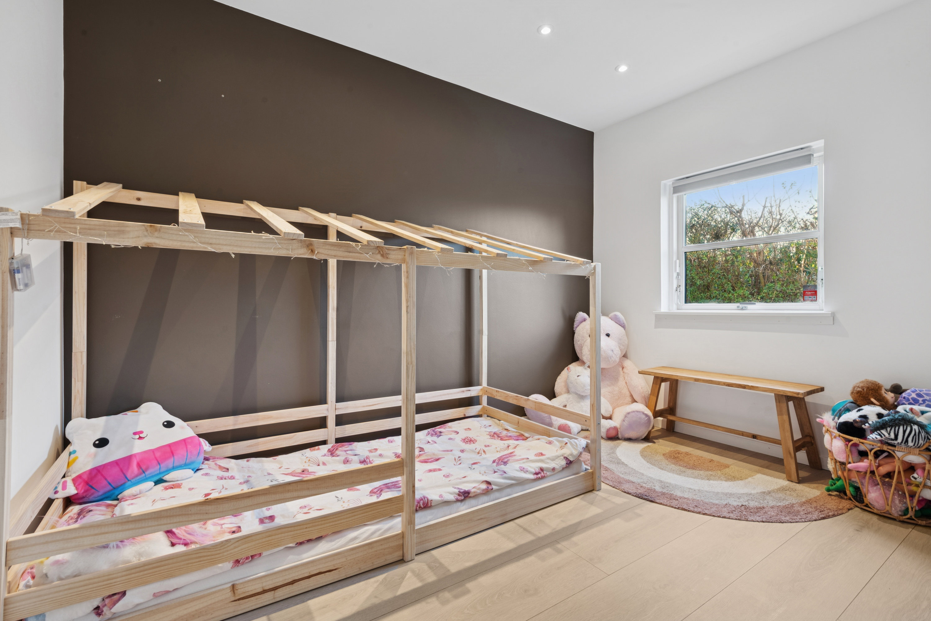 Fremhævet værelse billede i fuldskærmstilstand. Billede af Bastebjerg 33, 2690 Karlslunde