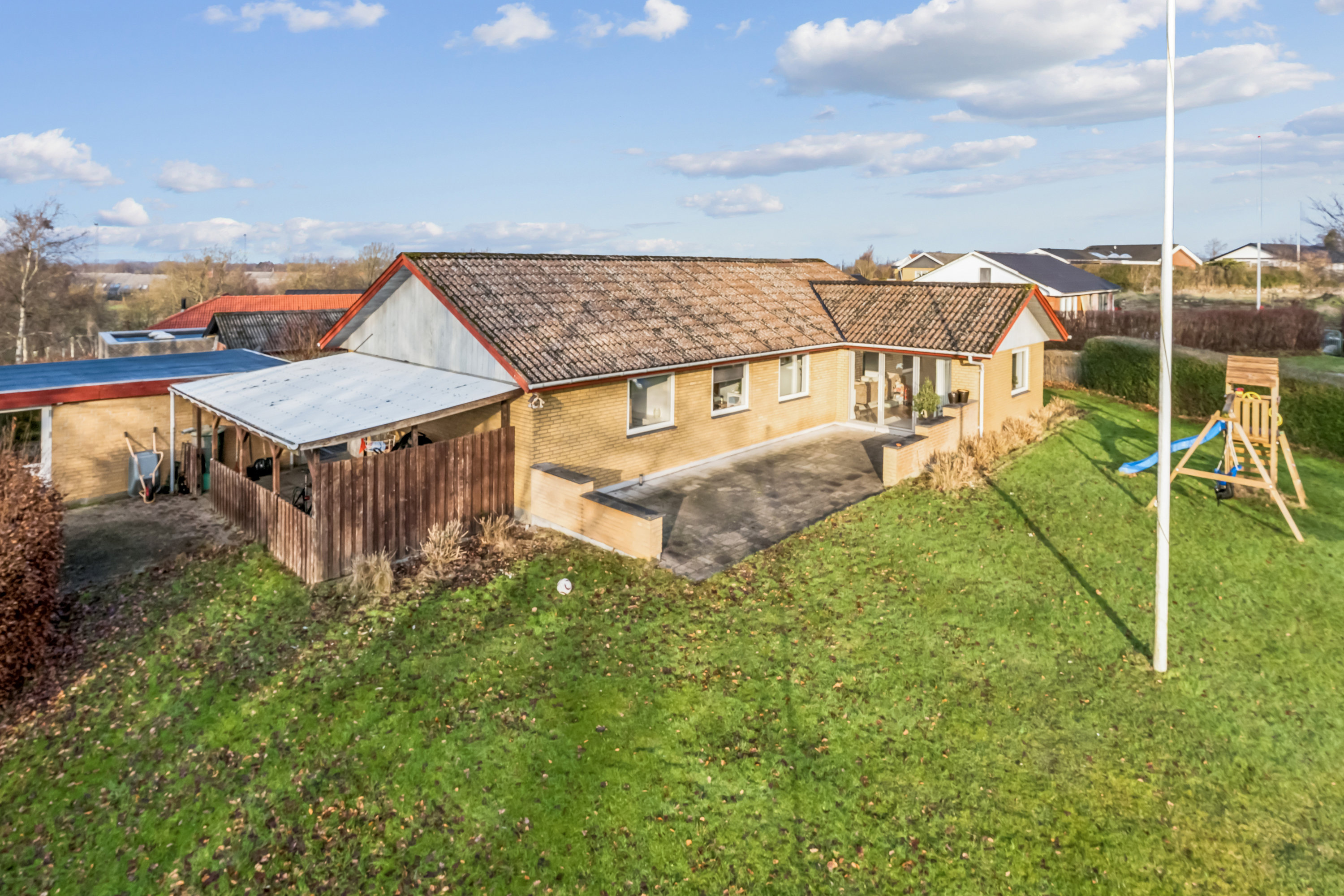 Fremhævet andet billede i fuldskærmstilstand. Billede af Klarup Kirkevej 48, 9270 Klarup