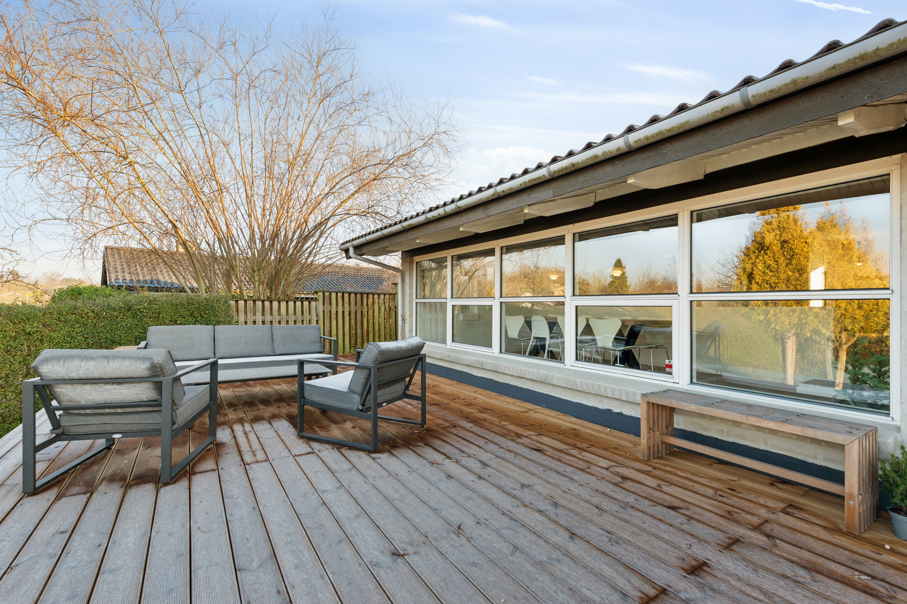 Miniaturebillede 1: terrasse. Billede af Bastebjerg 33, 2690 Karlslunde