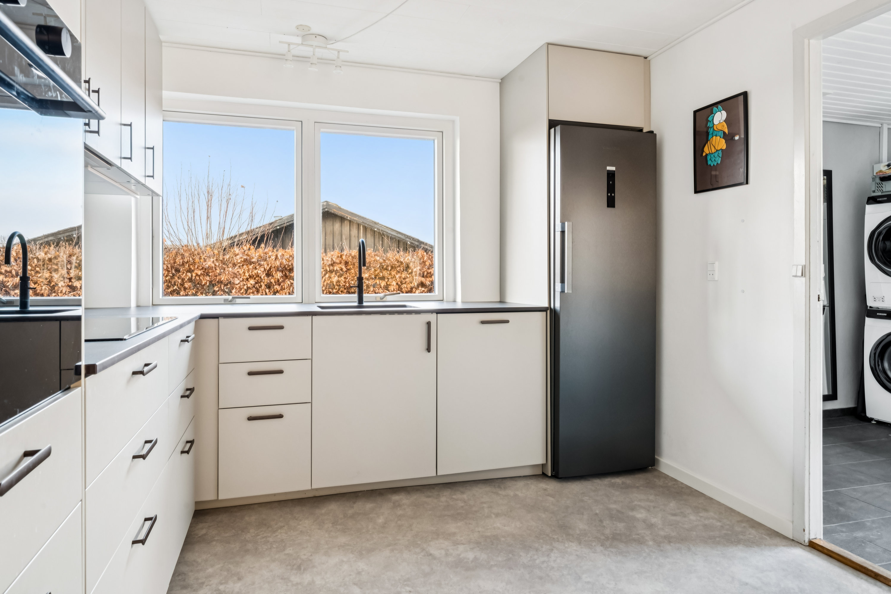 Fremhævet køkken billede i fuldskærmstilstand. Billede af Klarup Kirkevej 48, 9270 Klarup