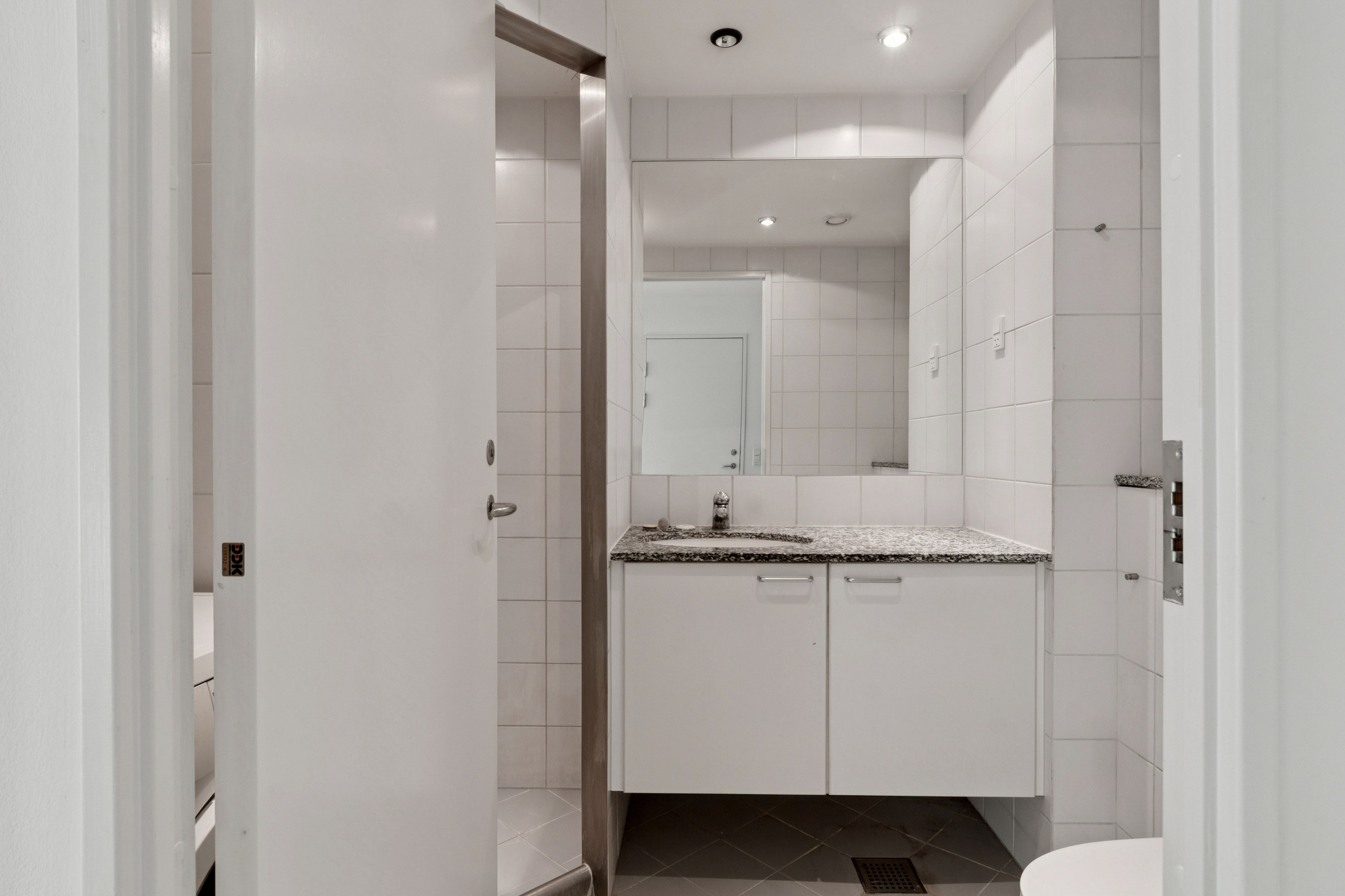 Fremhævet badeværelse billede i fuldskærmstilstand. Billede af Wildersgade 6B, 2. th., 1408 København K