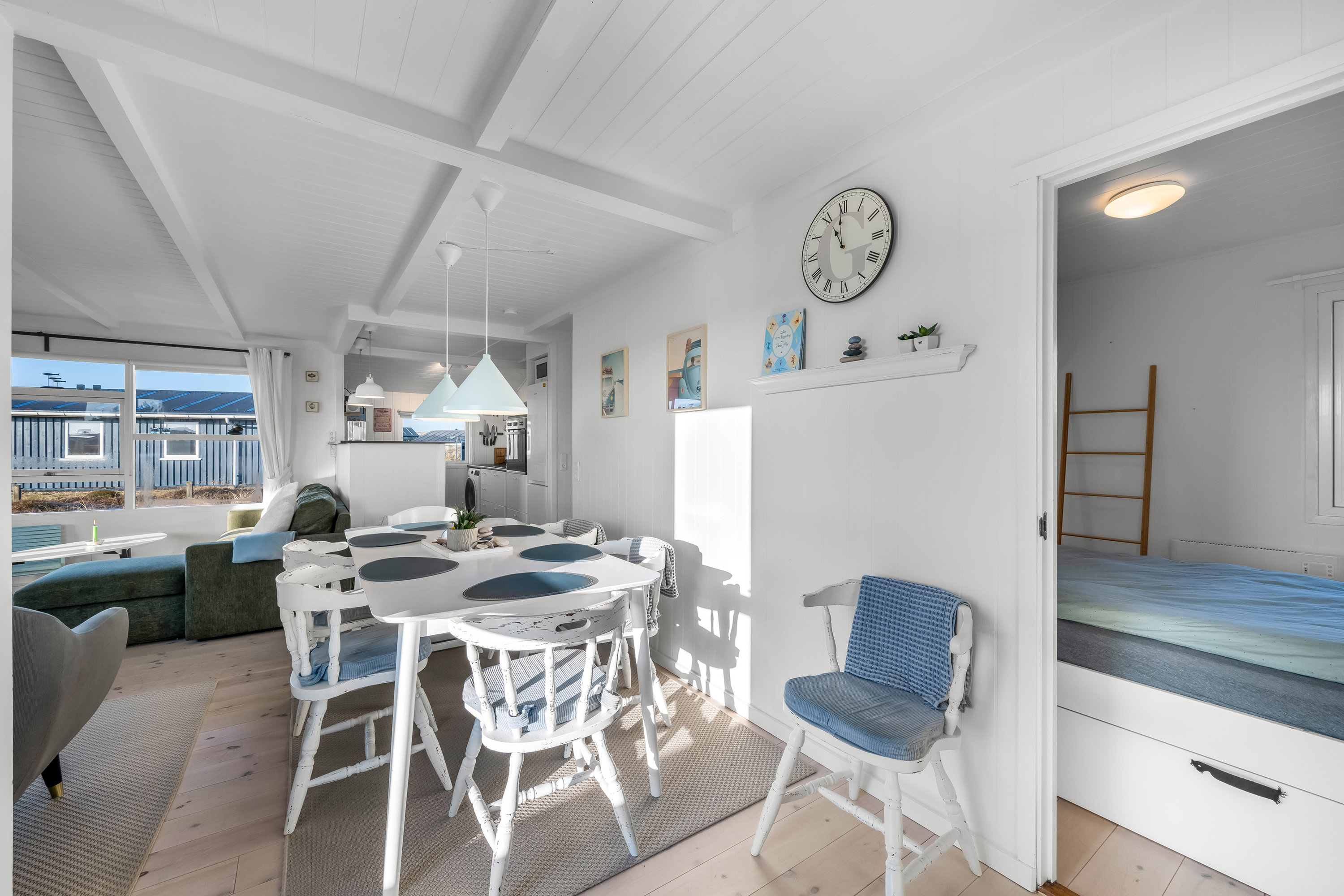 Fremhævet stue billede i fuldskærmstilstand. Billede af Bjerregårdsvej 253, Bjerregaard, 6960 Hvide Sande