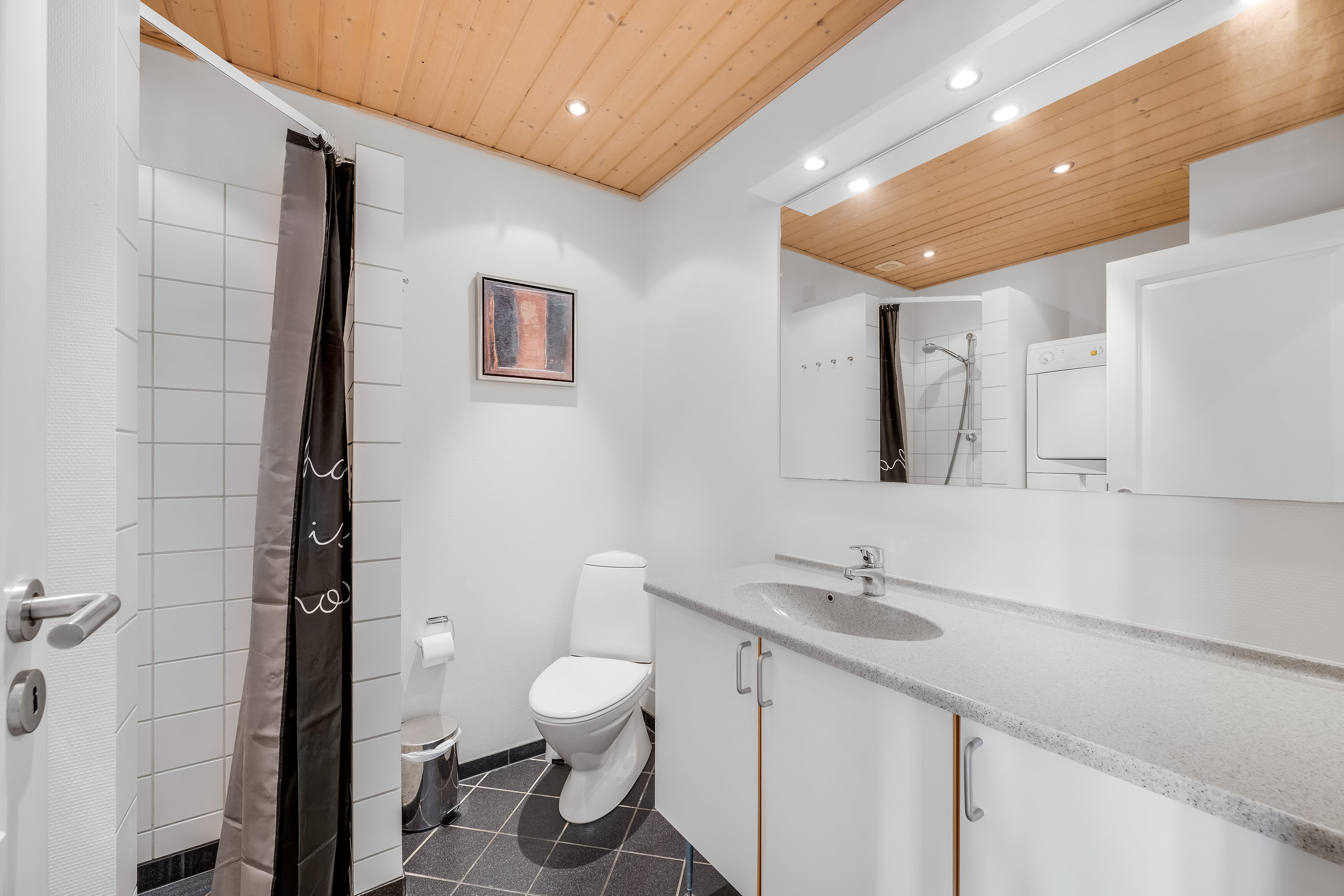 Fremhævet badeværelse billede i fuldskærmstilstand. Billede af Lønne Feriepark 140D, Lønne, 6830 Nørre Nebel