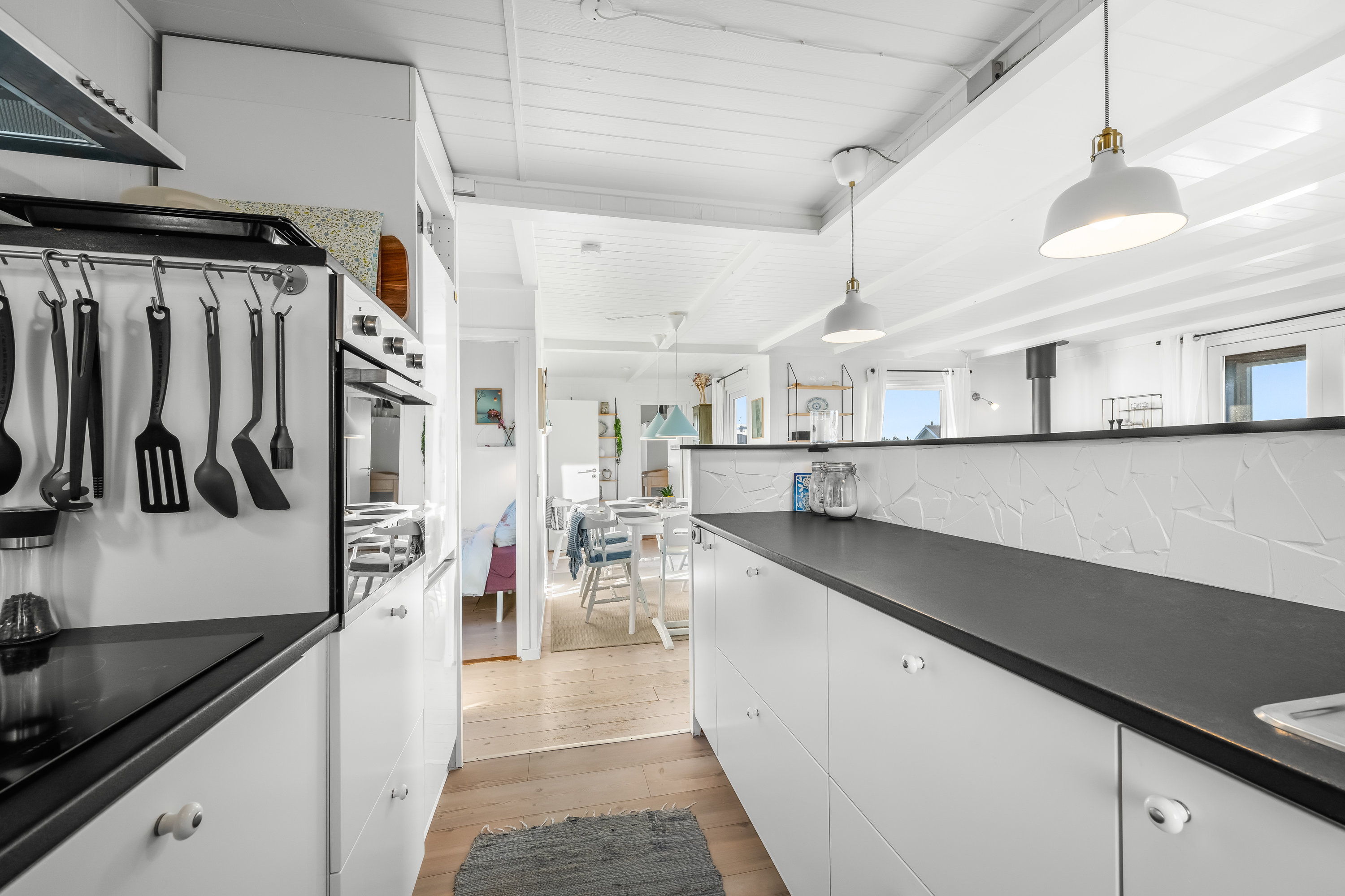 Fremhævet køkken billede i fuldskærmstilstand. Billede af Bjerregårdsvej 253, Bjerregaard, 6960 Hvide Sande