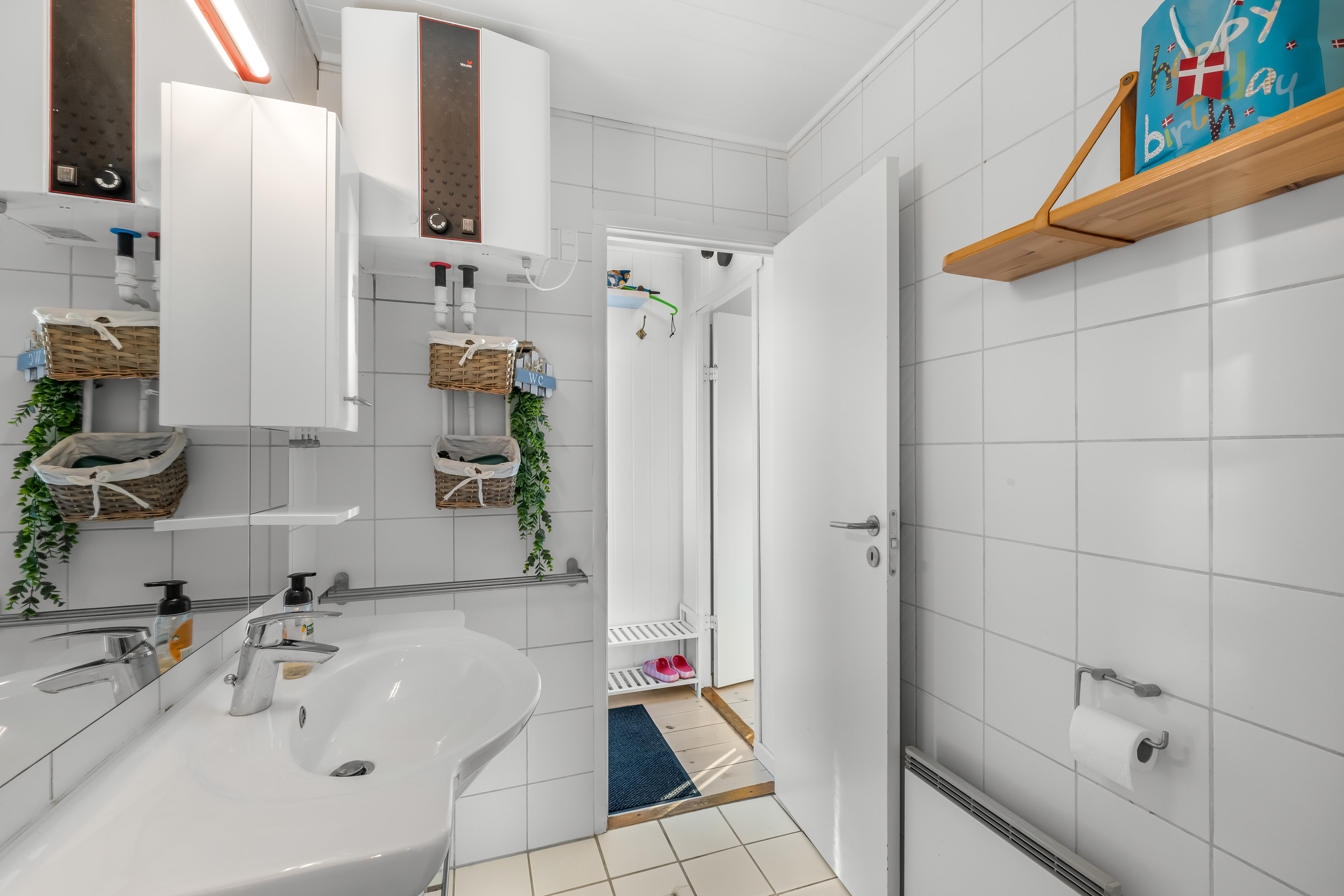 Fremhævet badeværelse billede i fuldskærmstilstand. Billede af Bjerregårdsvej 253, Bjerregaard, 6960 Hvide Sande