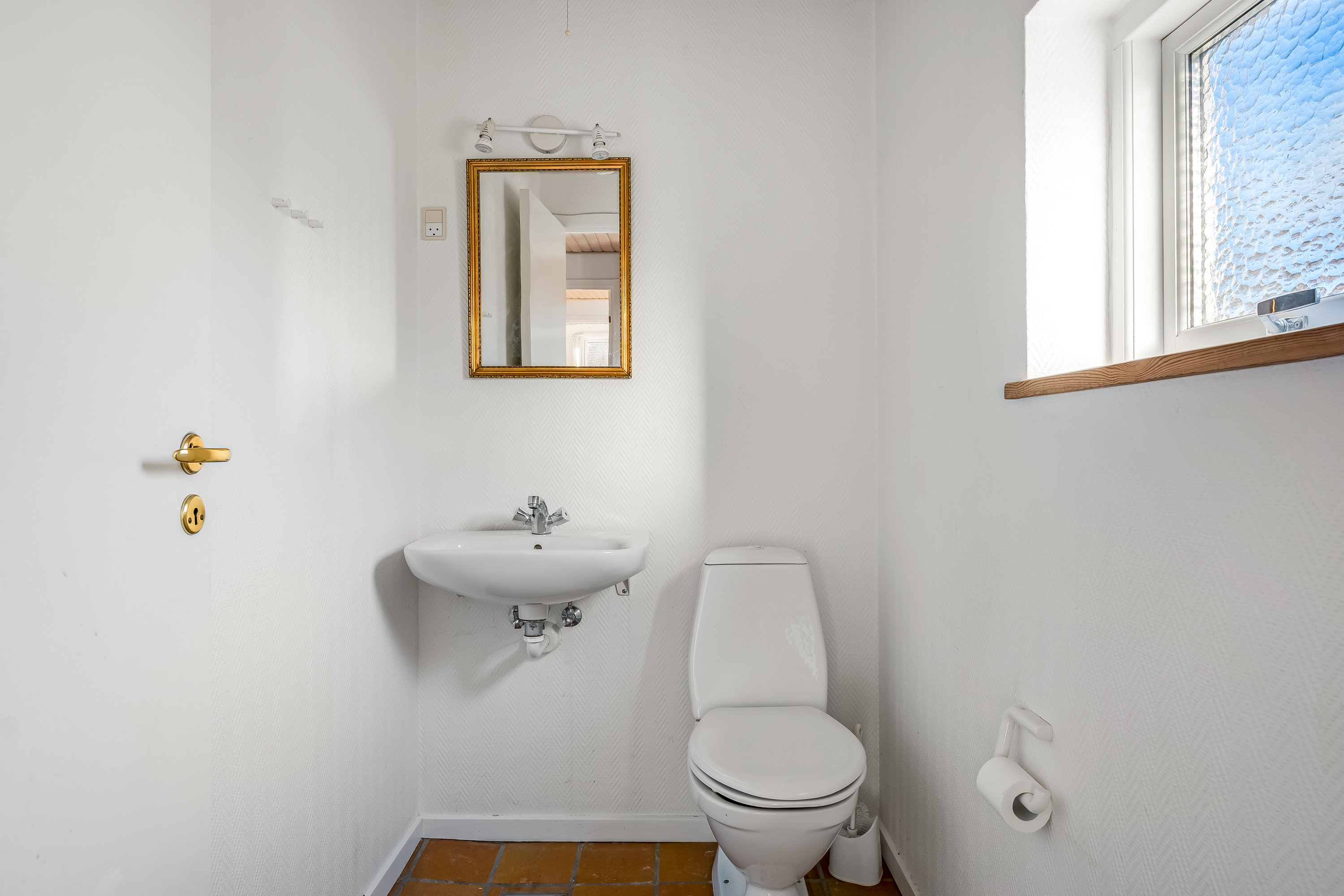 Fremhævet toilet billede i fuldskærmstilstand. Billede af Klostergade 7A, 6240 Løgumkloster