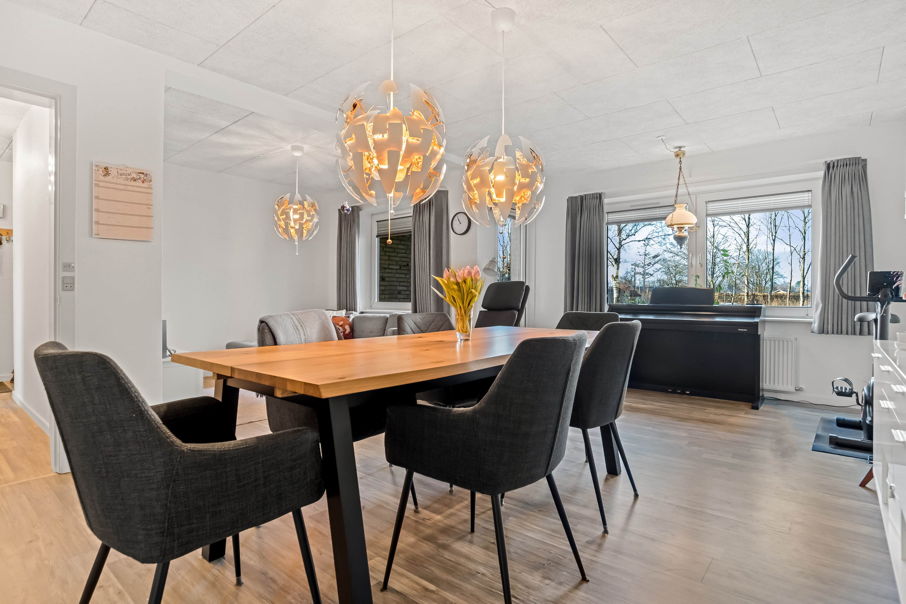 Miniaturebillede 2: stue. Billede af Doktorvænget 43, st.. th., 7500 Holstebro