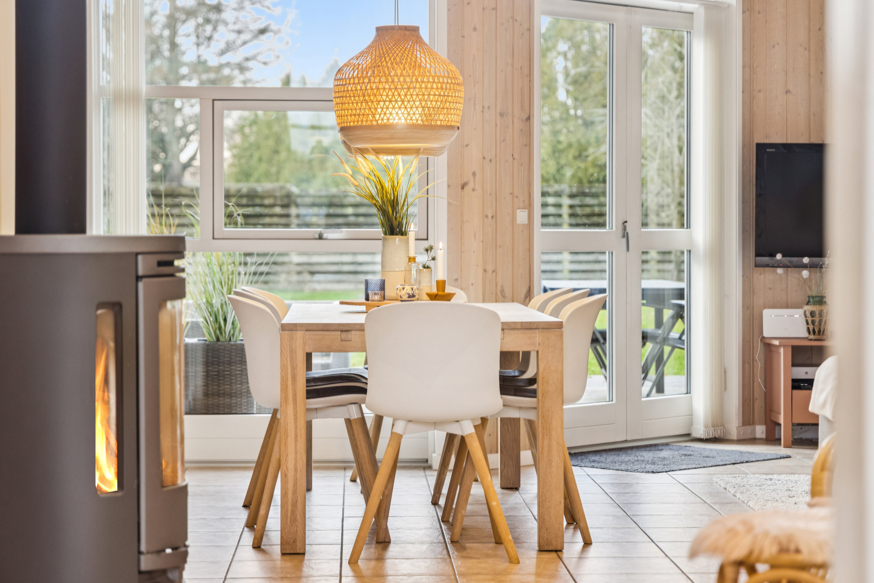 Fremhævet stue billede i fuldskærmstilstand. Billede af Koldkærgårdsvej 19, 9370 Hals