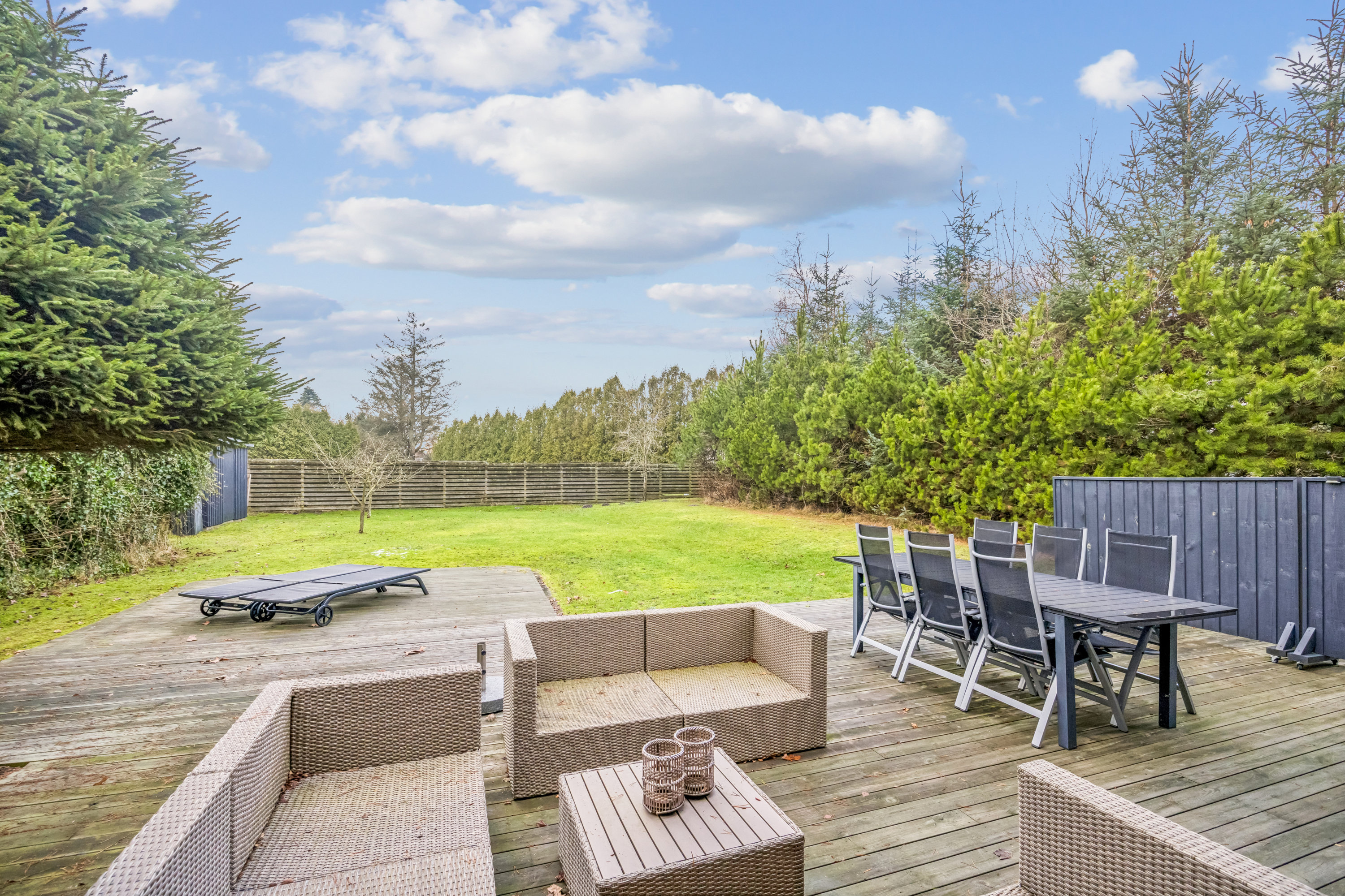 Fremhævet terrasse billede i fuldskærmstilstand. Billede af Koldkærgårdsvej 19, 9370 Hals