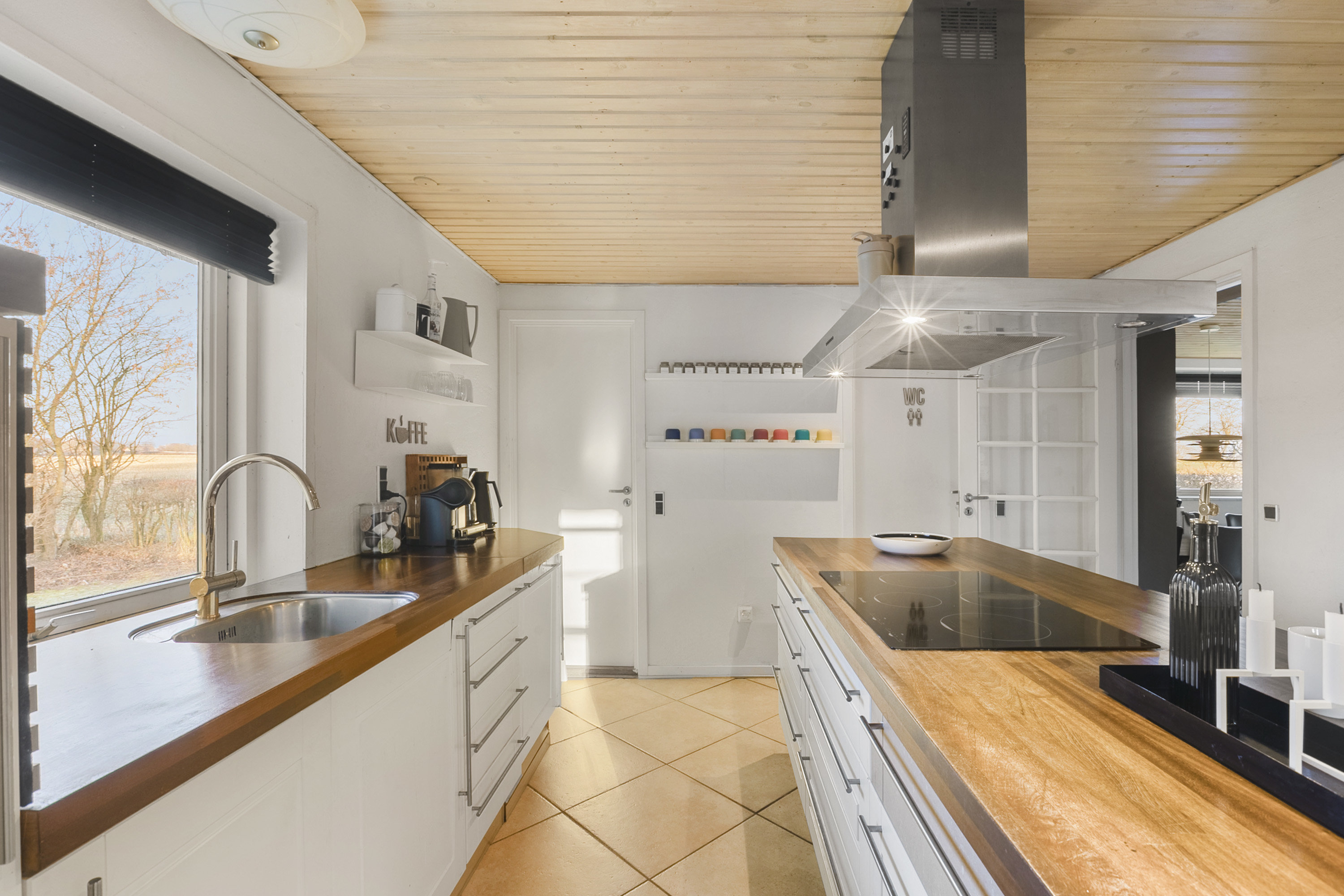 Miniaturebillede 1: køkken. Billede af Bredhøjvej 12, 6392 Bolderslev