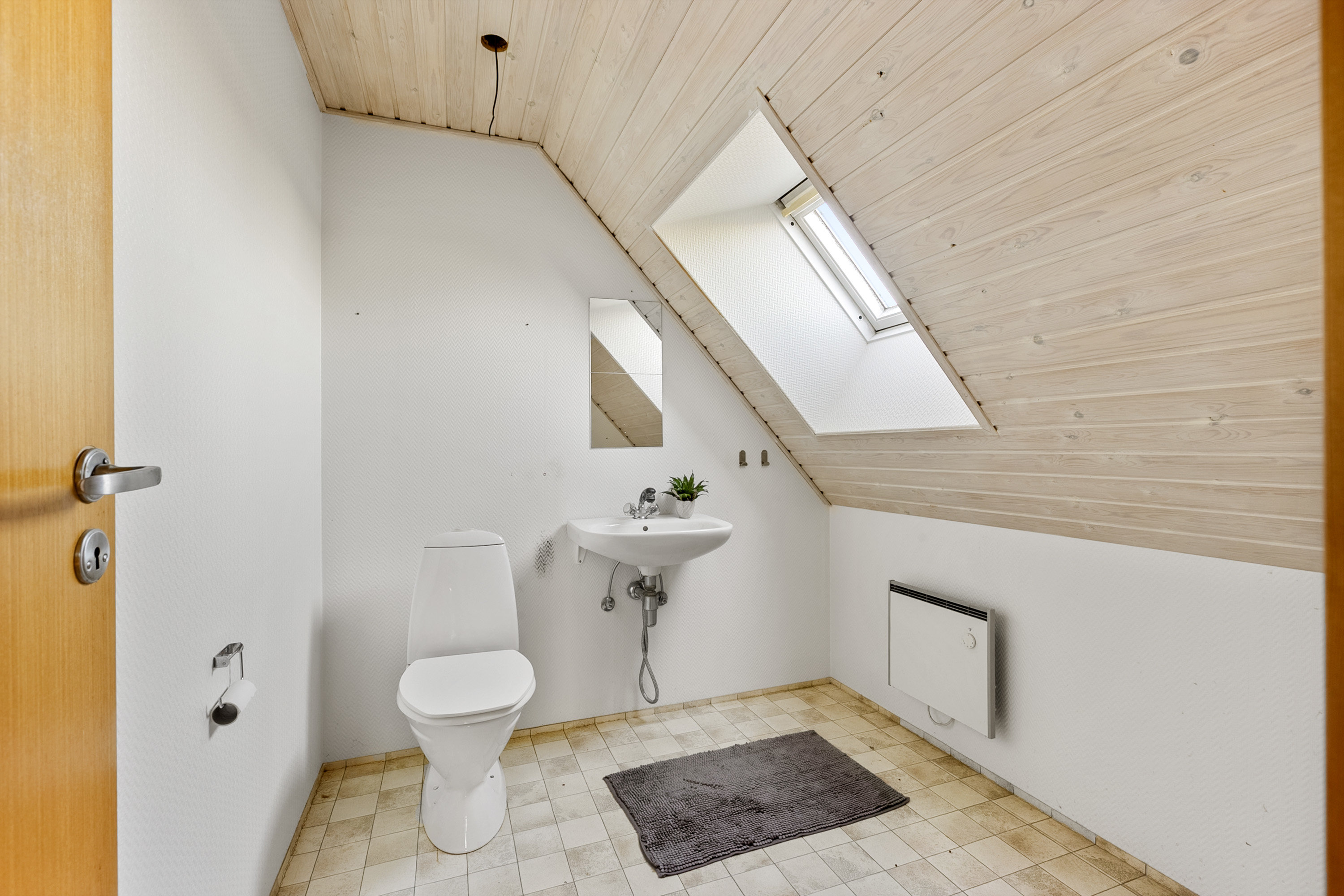 Fremhævet toilet billede i fuldskærmstilstand. Billede af Bredhøjvej 12, 6392 Bolderslev