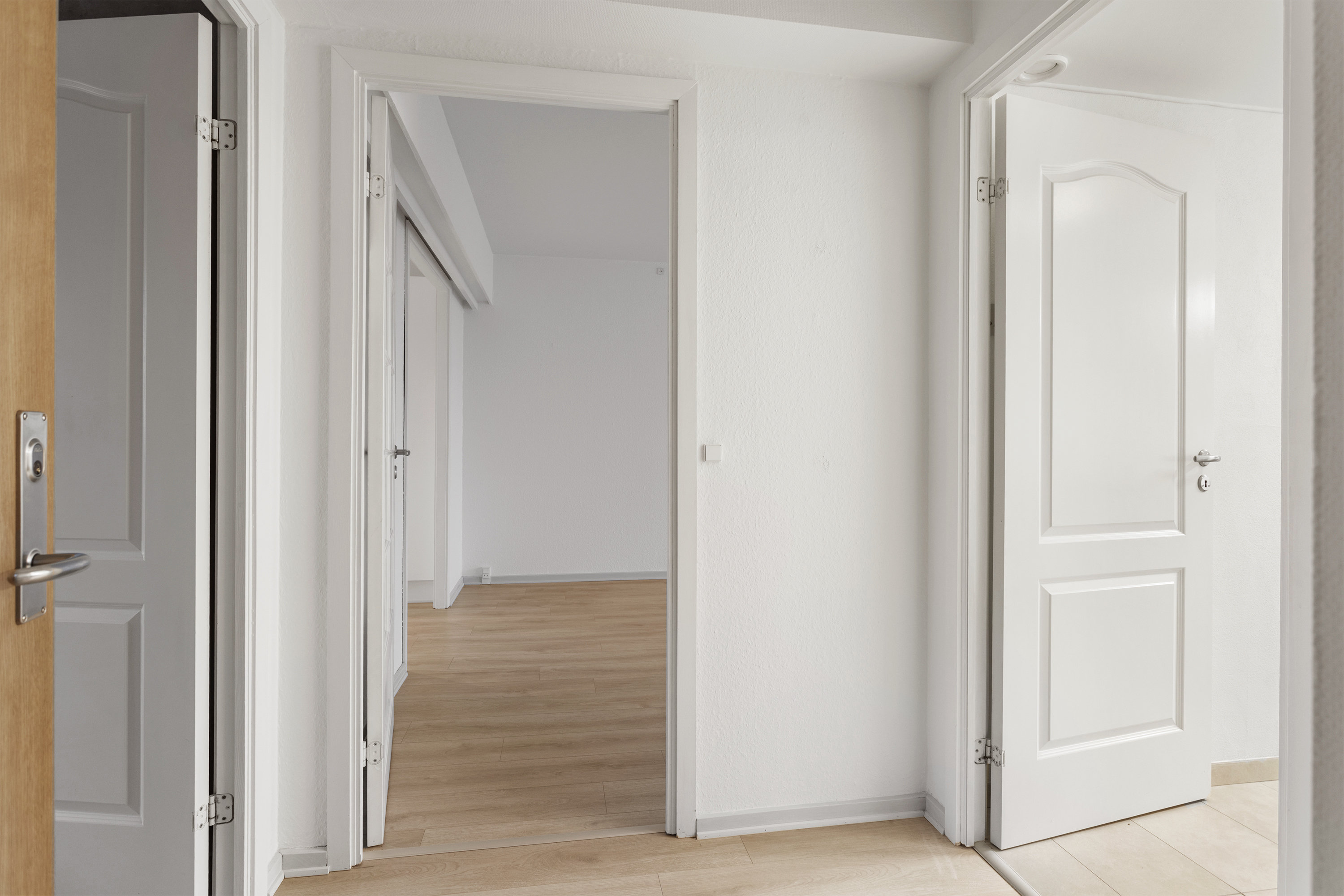 Fremhævet gang billede i fuldskærmstilstand. Billede af Kragholmen 222, 2. th., 9900 Frederikshavn