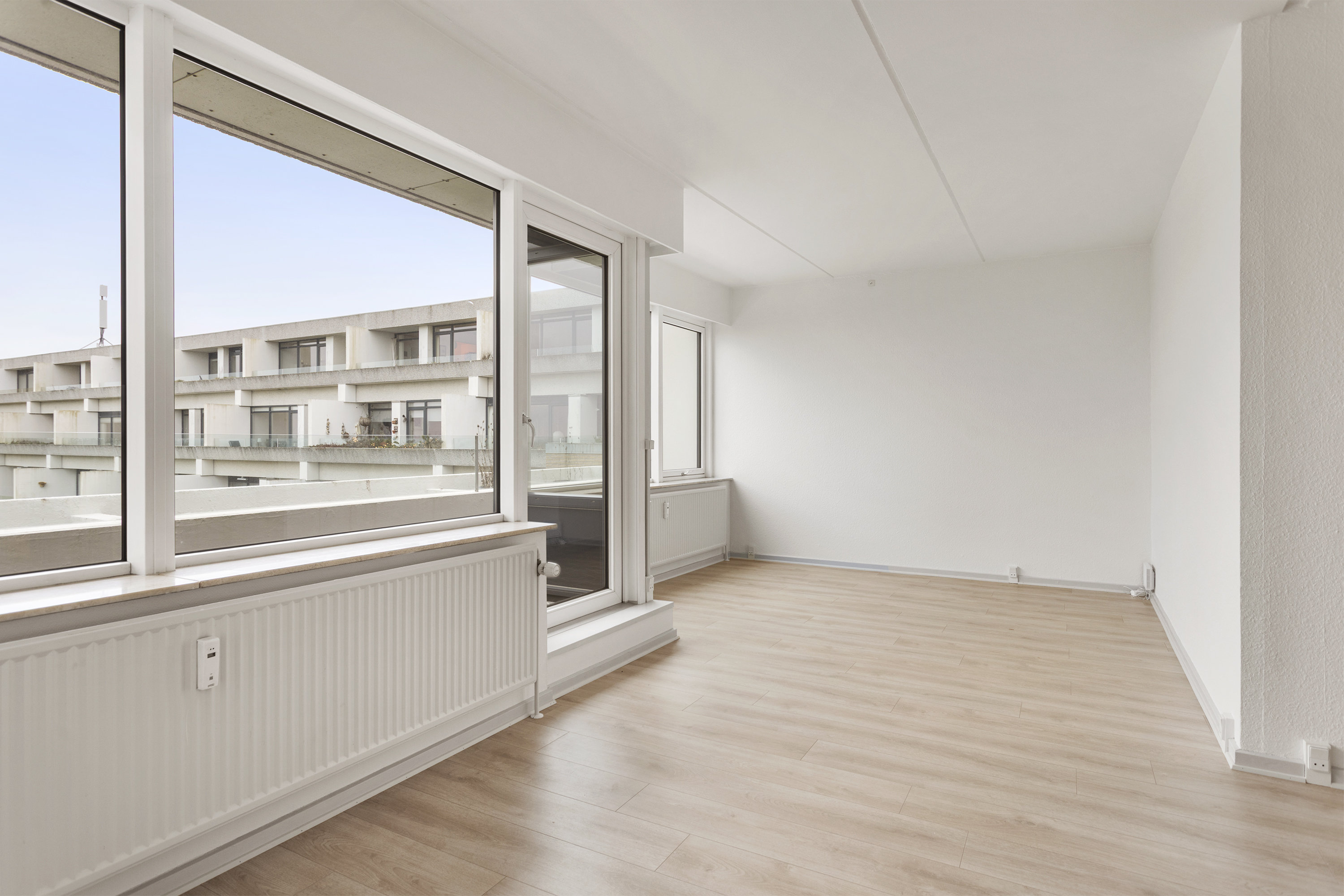 Fremhævet stue billede i fuldskærmstilstand. Billede af Kragholmen 222, 2. th., 9900 Frederikshavn