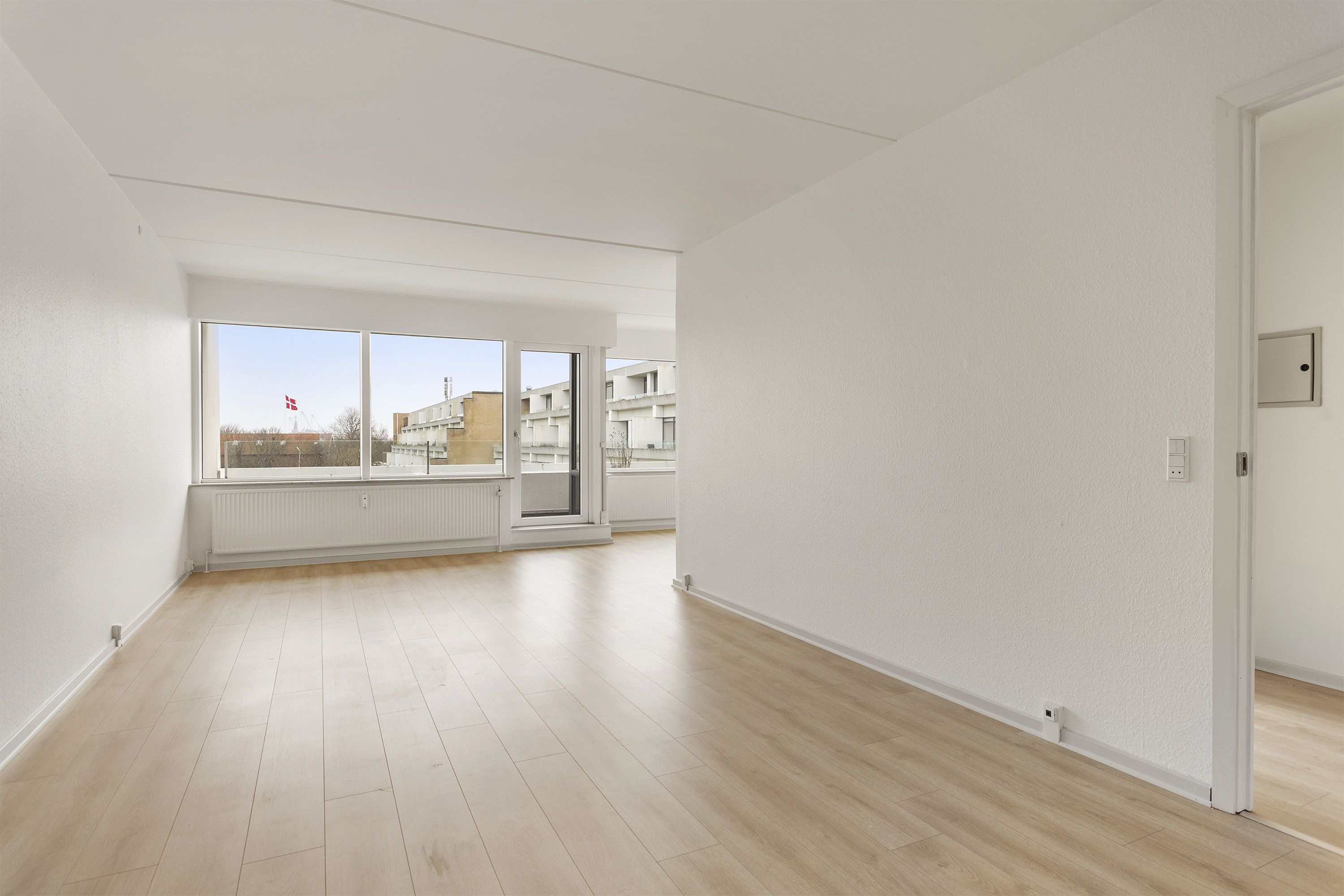 Fremhævet stue billede i fuldskærmstilstand. Billede af Kragholmen 222, 2. th., 9900 Frederikshavn