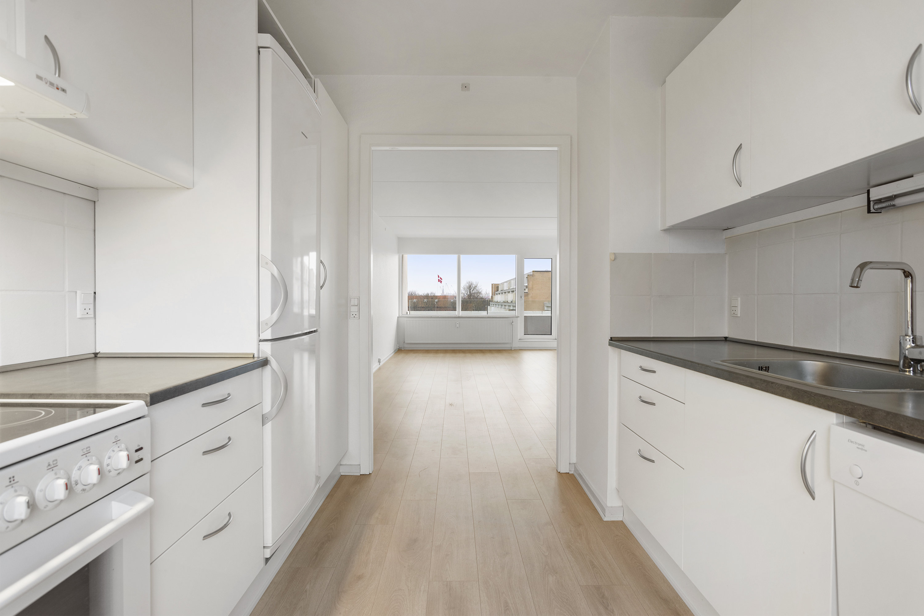 Fremhævet køkken billede i fuldskærmstilstand. Billede af Kragholmen 222, 2. th., 9900 Frederikshavn