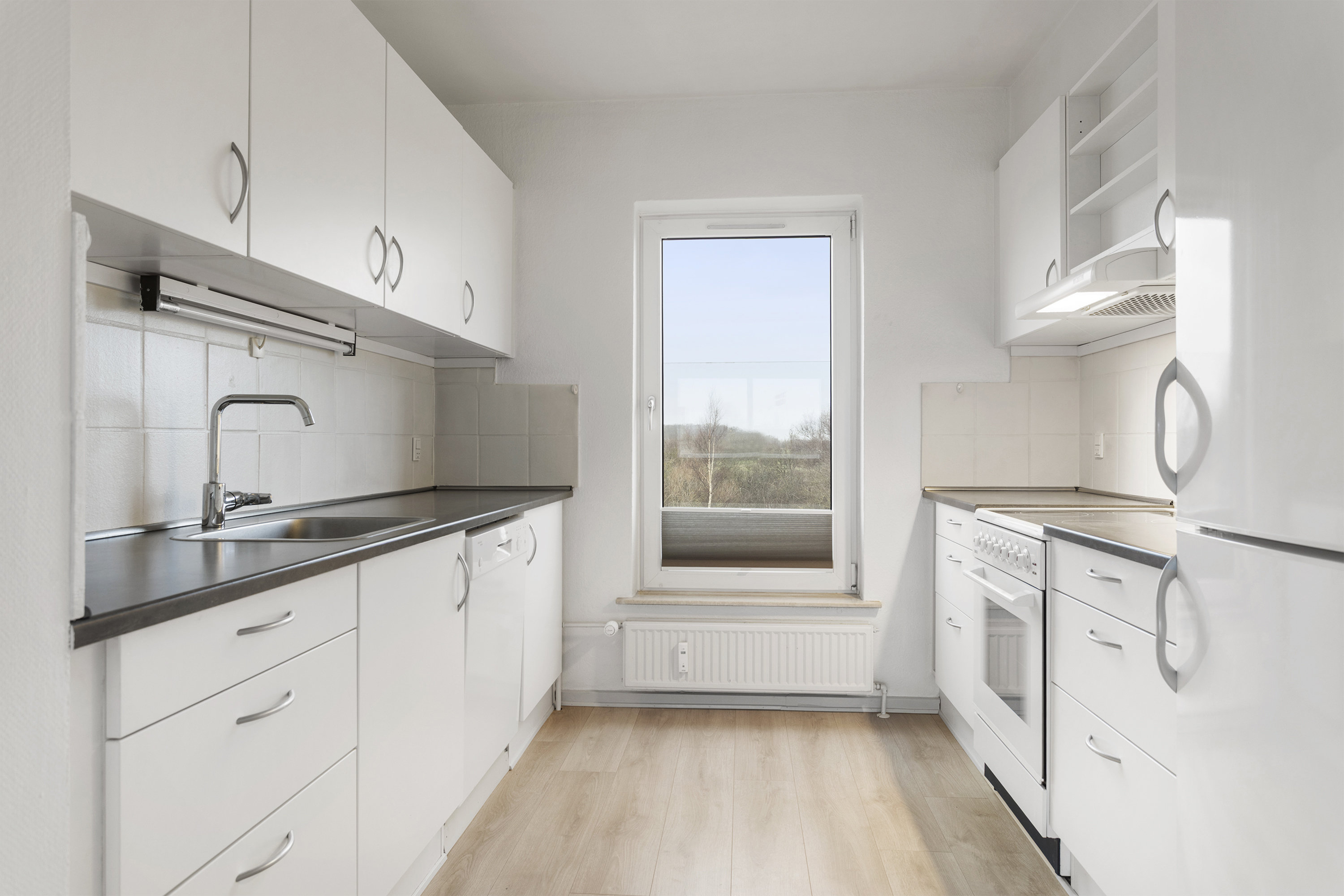 Fremhævet køkken billede i fuldskærmstilstand. Billede af Kragholmen 222, 2. th., 9900 Frederikshavn