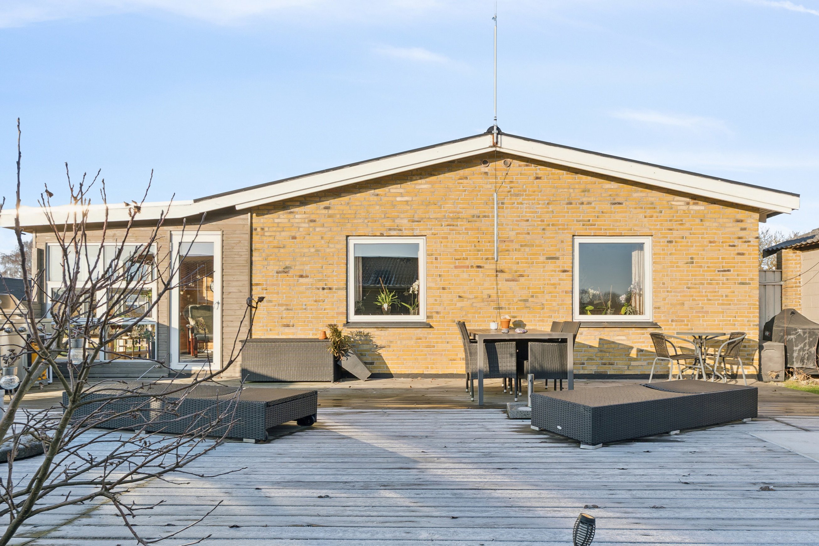 Fremhævet set fra haven billede i fuldskærmstilstand. Billede af Tværvej 5, 3300 Frederiksværk