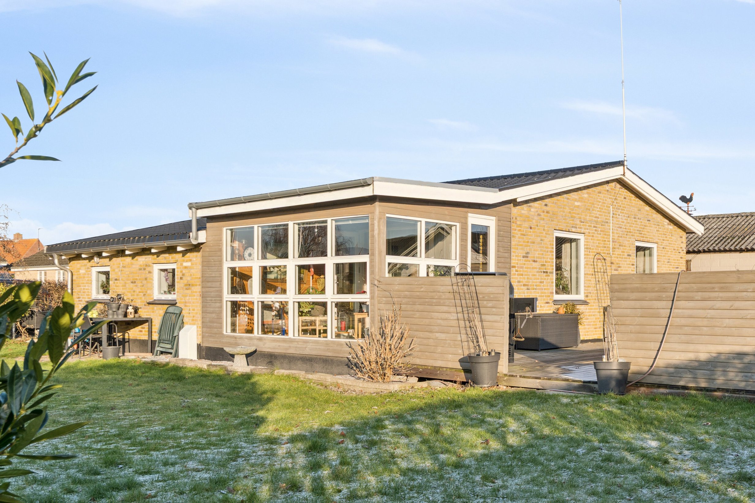 Fremhævet set fra haven billede i fuldskærmstilstand. Billede af Tværvej 5, 3300 Frederiksværk