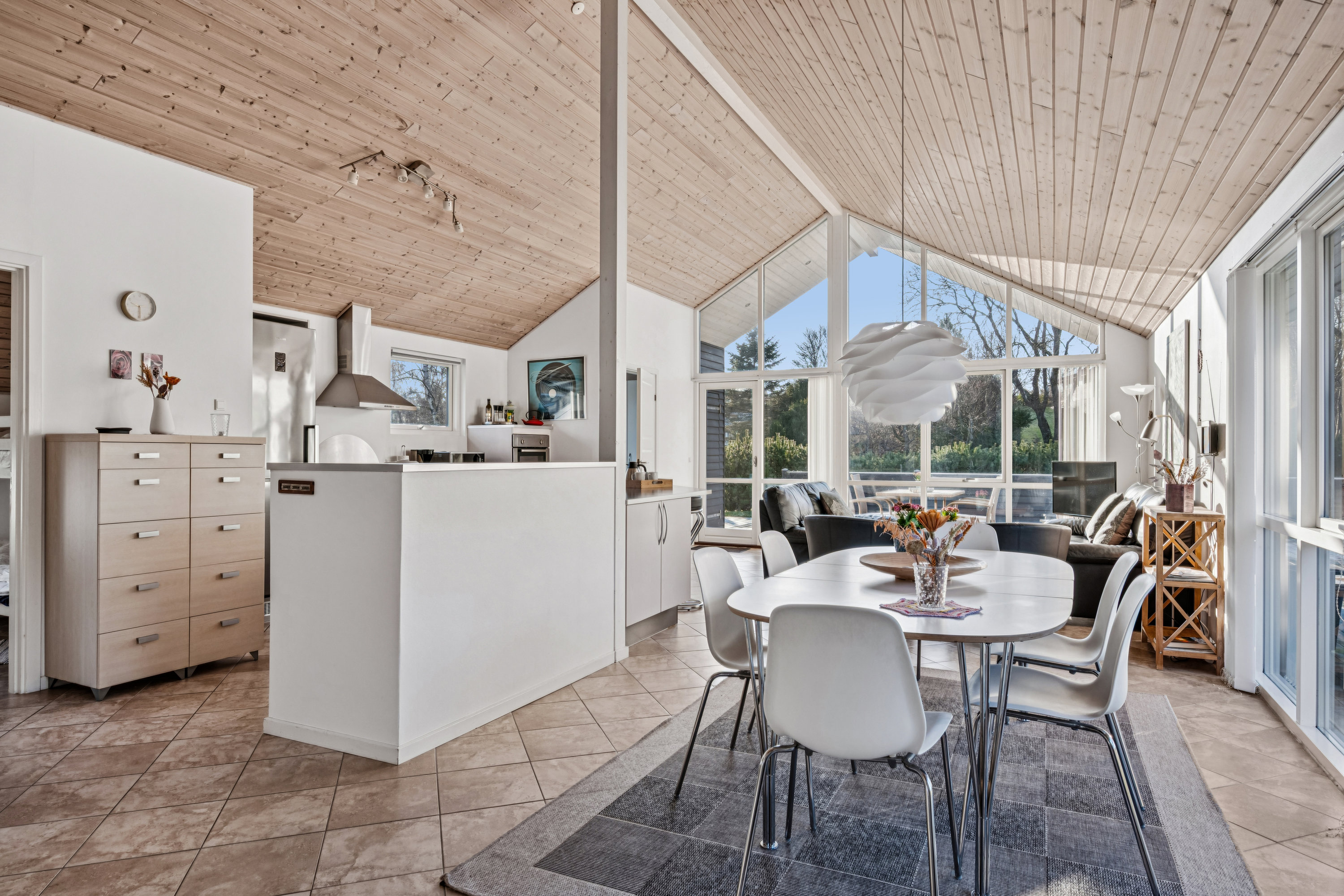 Fremhævet køkken billede i fuldskærmstilstand. Billede af Nordbakken 2, Lyngsbæk, 8400 Ebeltoft