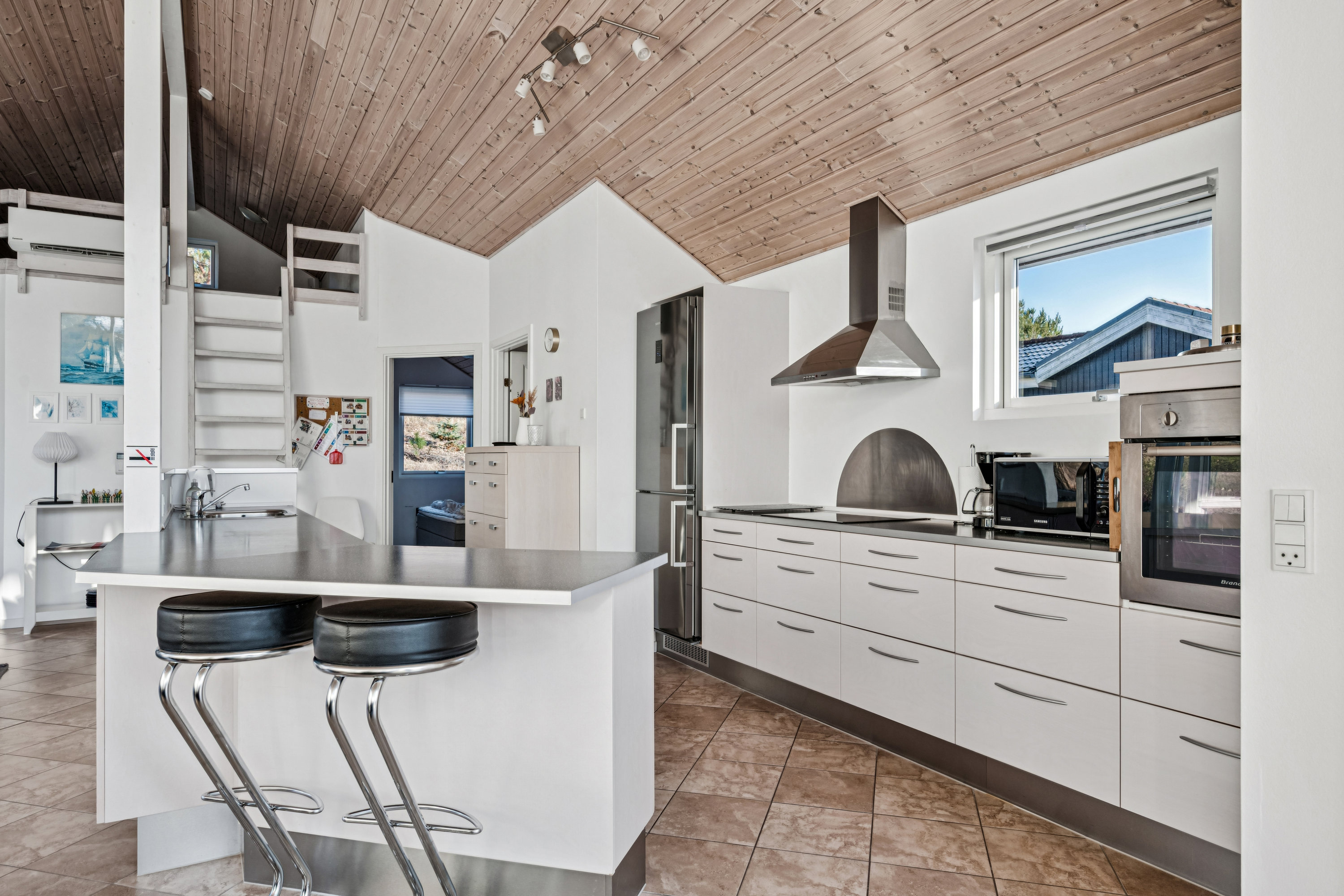 Fremhævet køkken billede i fuldskærmstilstand. Billede af Nordbakken 2, Lyngsbæk, 8400 Ebeltoft