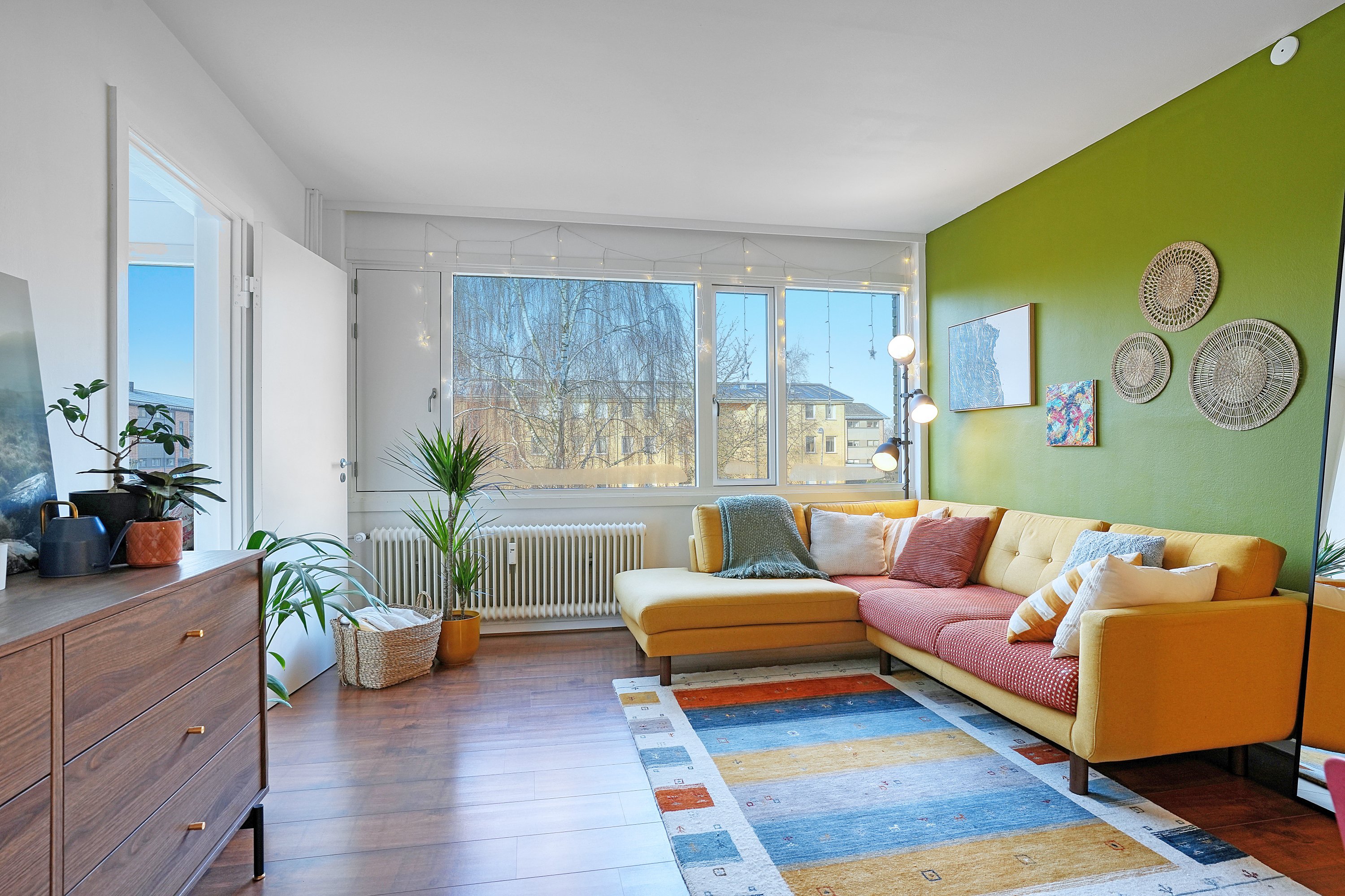 Fremhævet stue billede i fuldskærmstilstand. Billede af Teglgårdsvej 305, 1. mf., 3050 Humlebæk