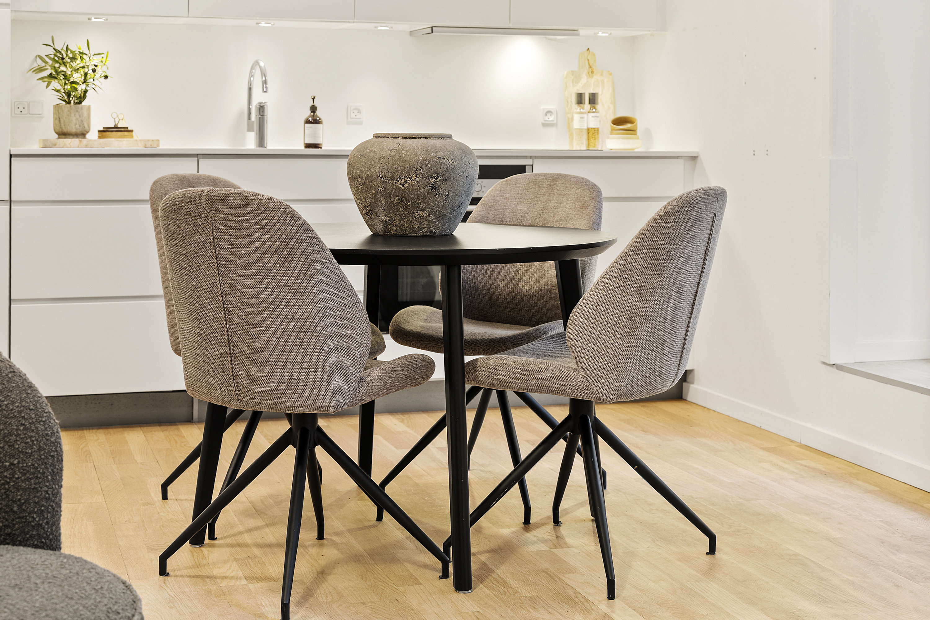 Fremhævet spiseplads billede i fuldskærmstilstand. Billede af Linnésgade 22E, st.., 1361 København K