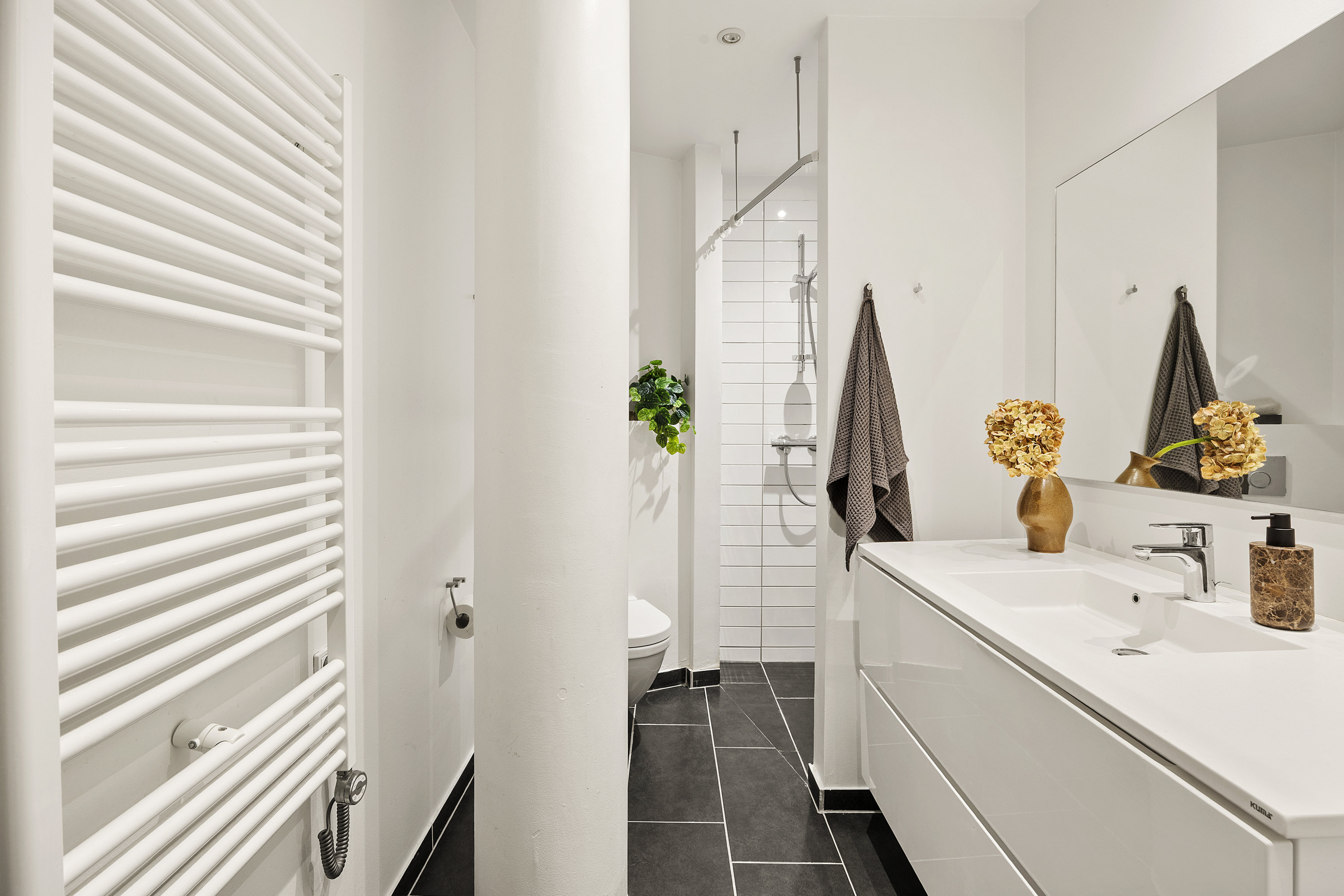 Fremhævet badeværelse billede i fuldskærmstilstand. Billede af Linnésgade 22E, st.., 1361 København K