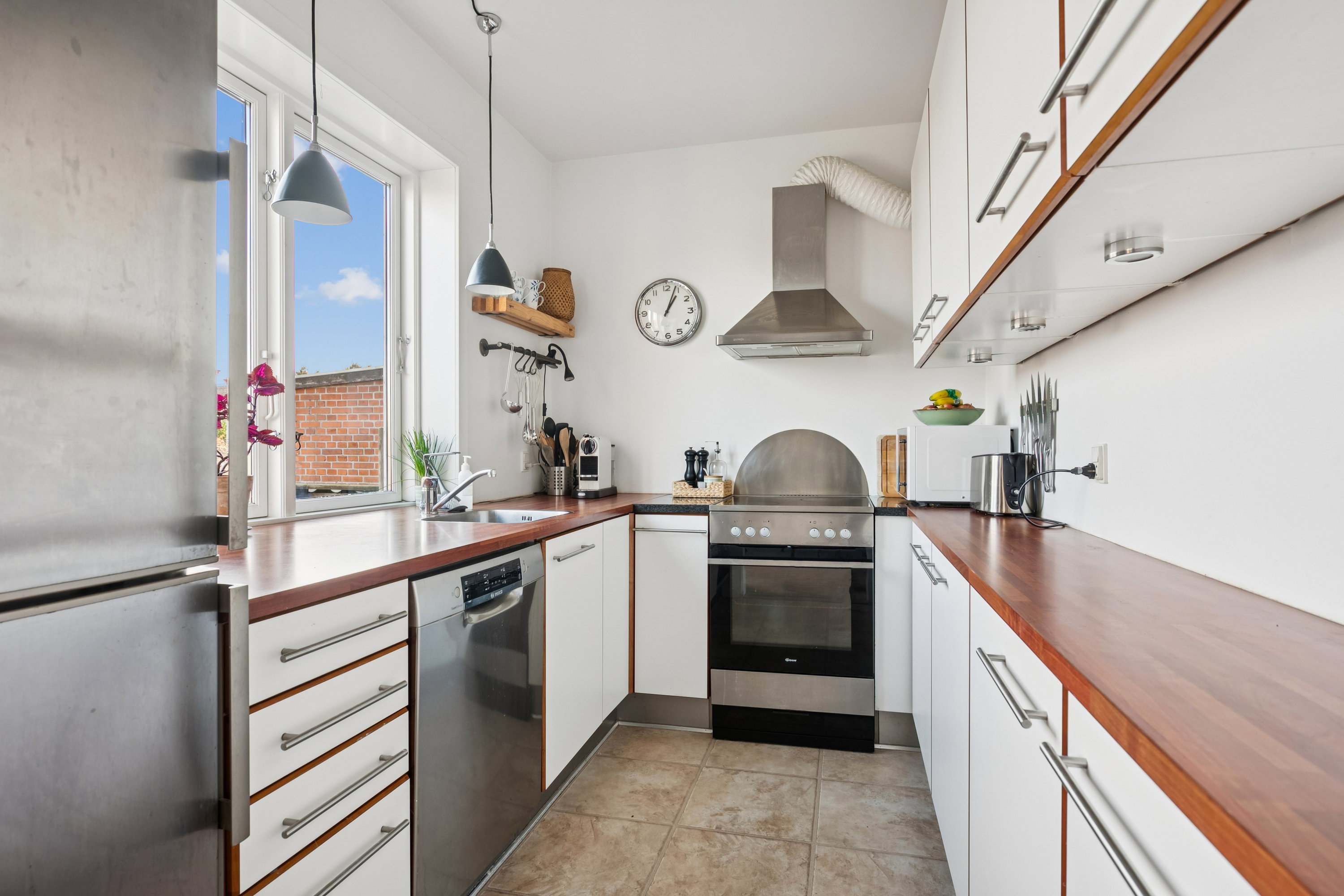 Fremhævet køkken billede i fuldskærmstilstand. Billede af Christoffers Alle 184, 2800 Kongens Lyngby