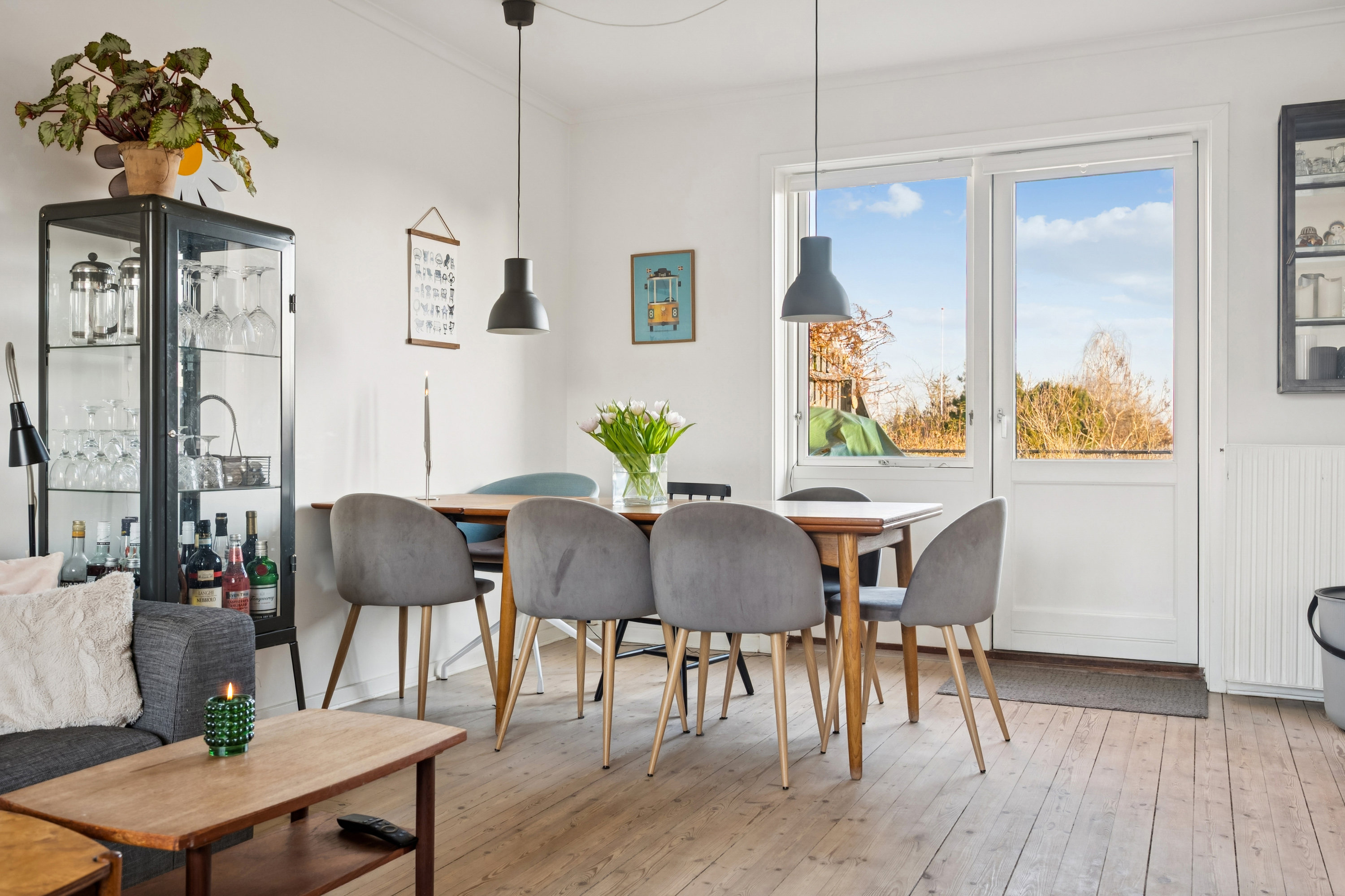 Fremhævet spisestue billede i fuldskærmstilstand. Billede af Christoffers Alle 184, 2800 Kongens Lyngby
