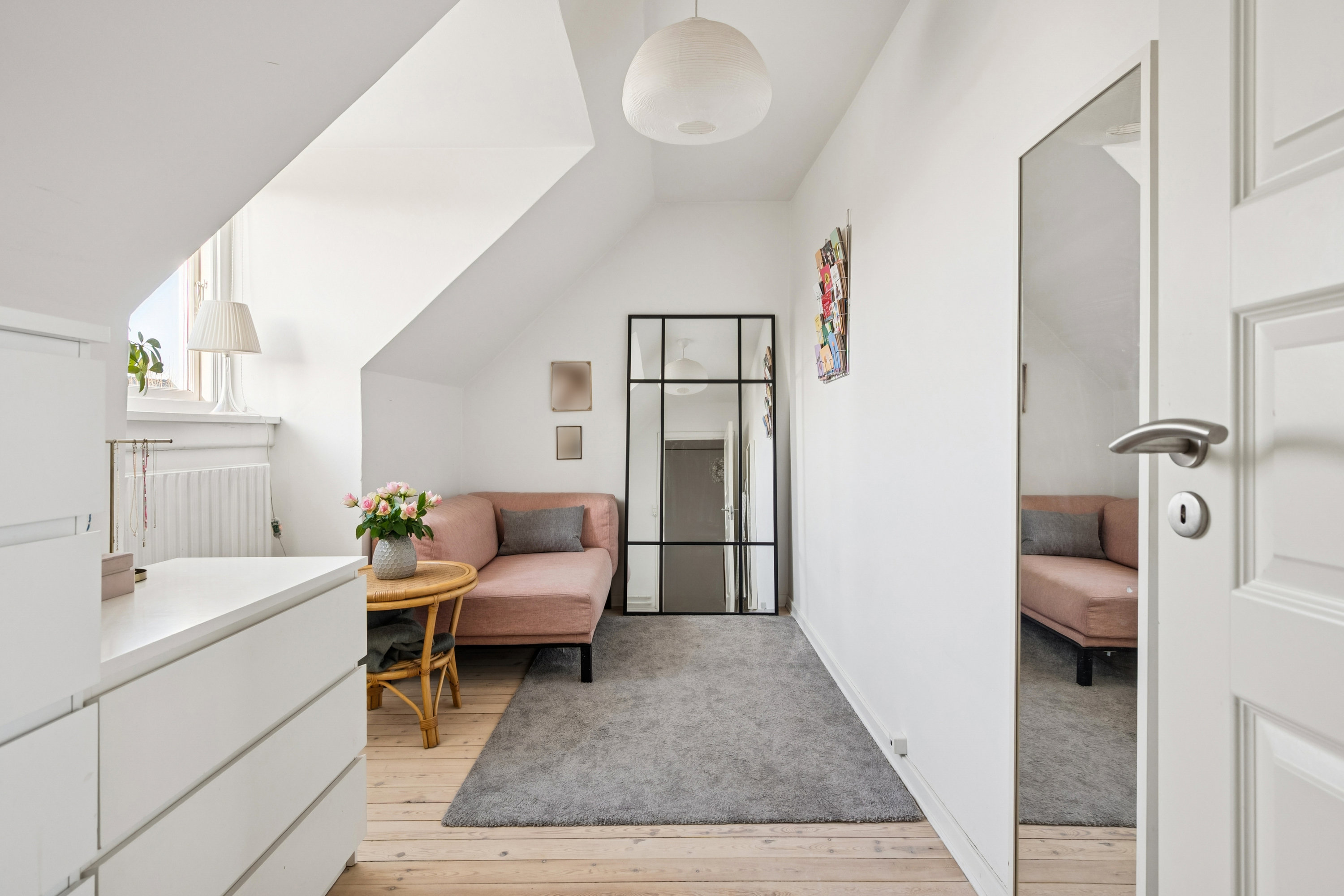 Fremhævet værelse billede i fuldskærmstilstand. Billede af Christoffers Alle 184, 2800 Kongens Lyngby