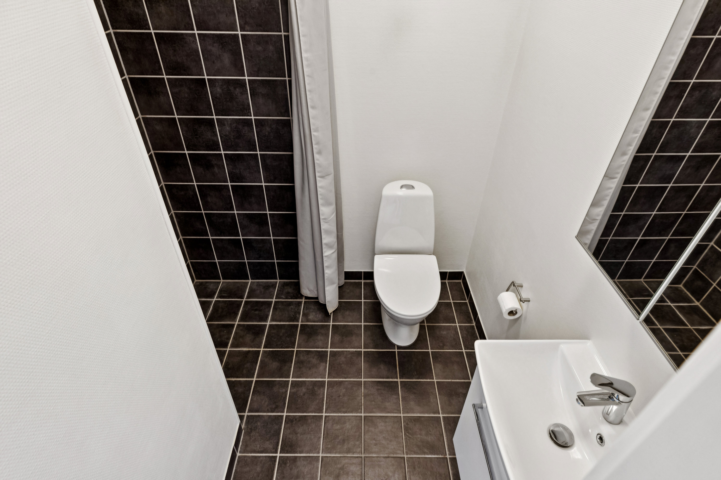 Fremhævet badeværelse billede i fuldskærmstilstand. Billede af Agtoftsvej 74, Ulkebøl, 6400 Sønderborg