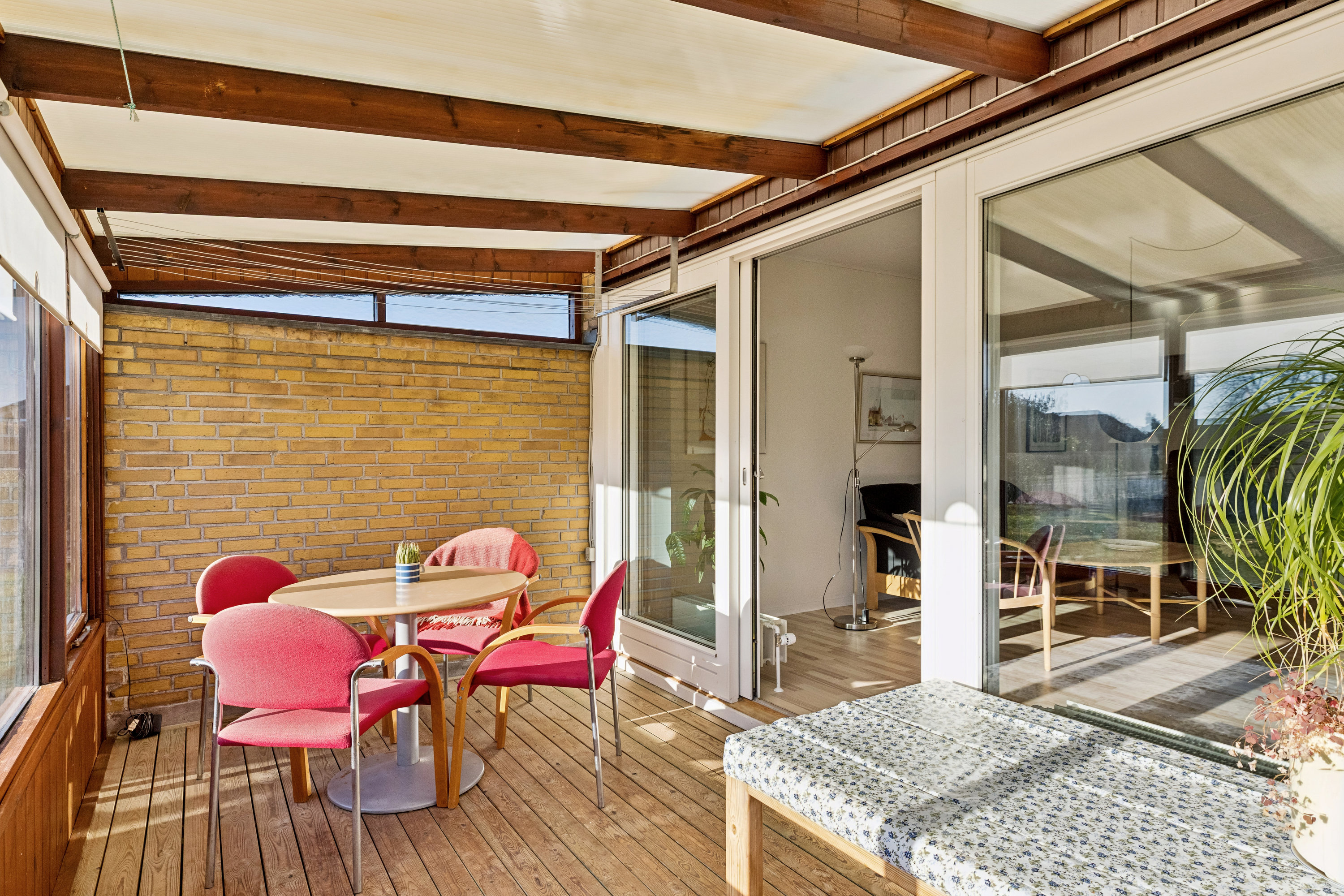 Fremhævet udestue billede i fuldskærmstilstand. Billede af Agtoftsvej 74, Ulkebøl, 6400 Sønderborg