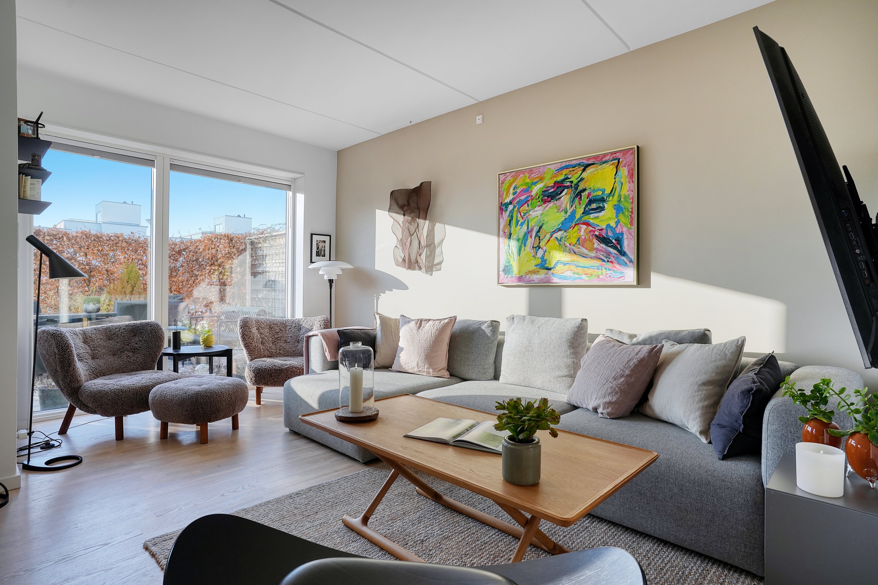 Fremhævet stue billede i fuldskærmstilstand. Billede af Torphusene 46, 3050 Humlebæk