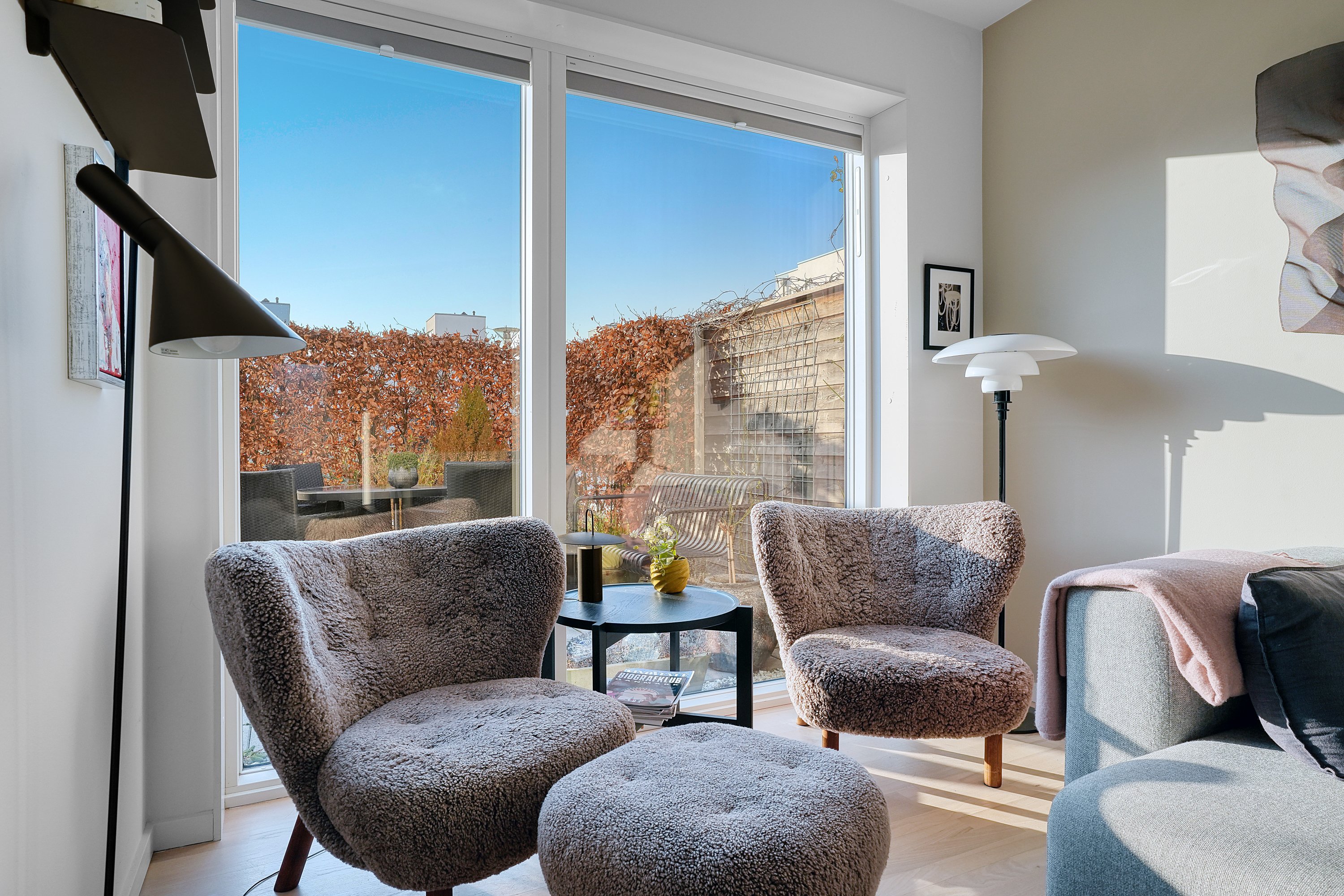 Fremhævet stue billede i fuldskærmstilstand. Billede af Torphusene 46, 3050 Humlebæk