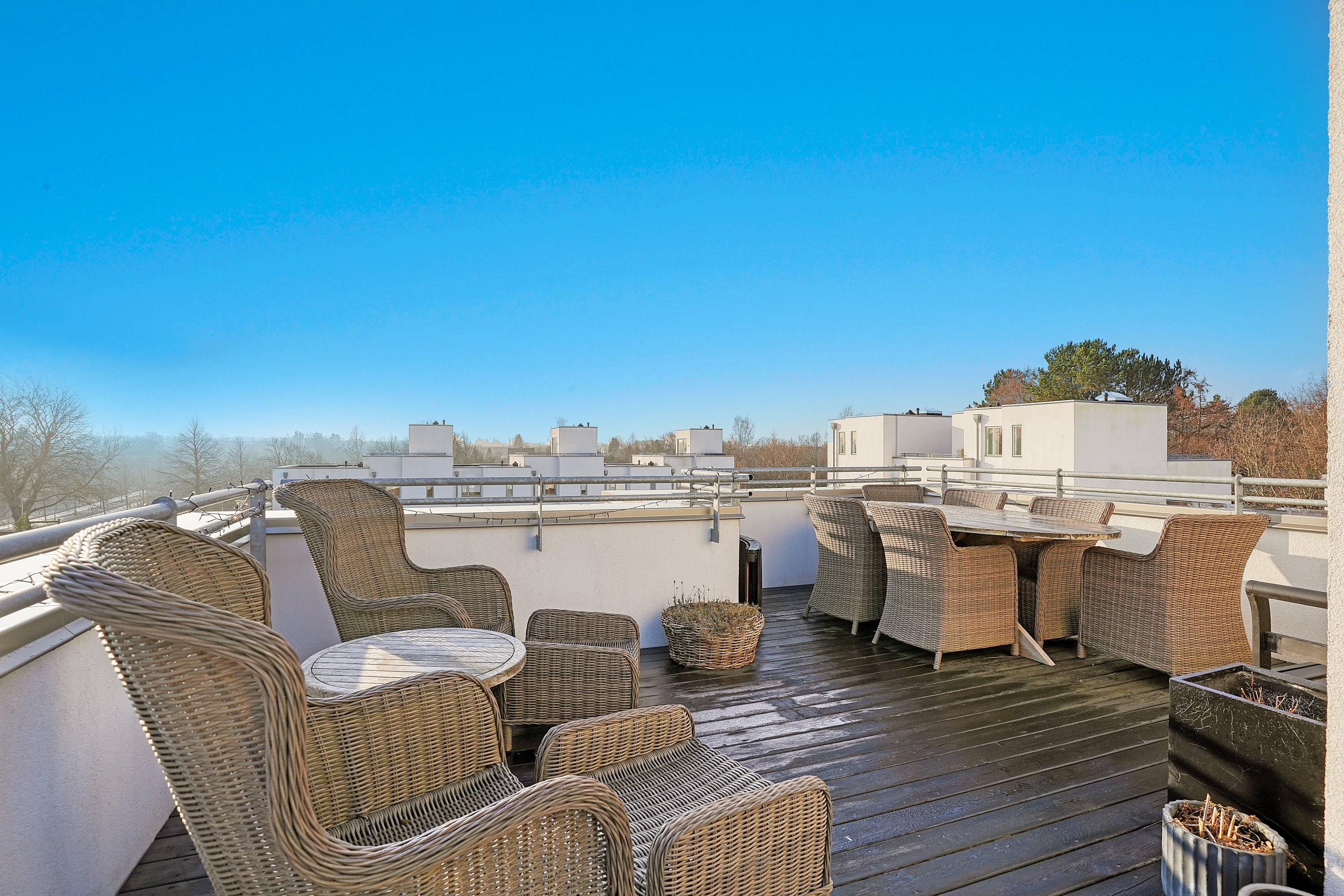 Fremhævet altan billede i fuldskærmstilstand. Billede af Torphusene 46, 3050 Humlebæk