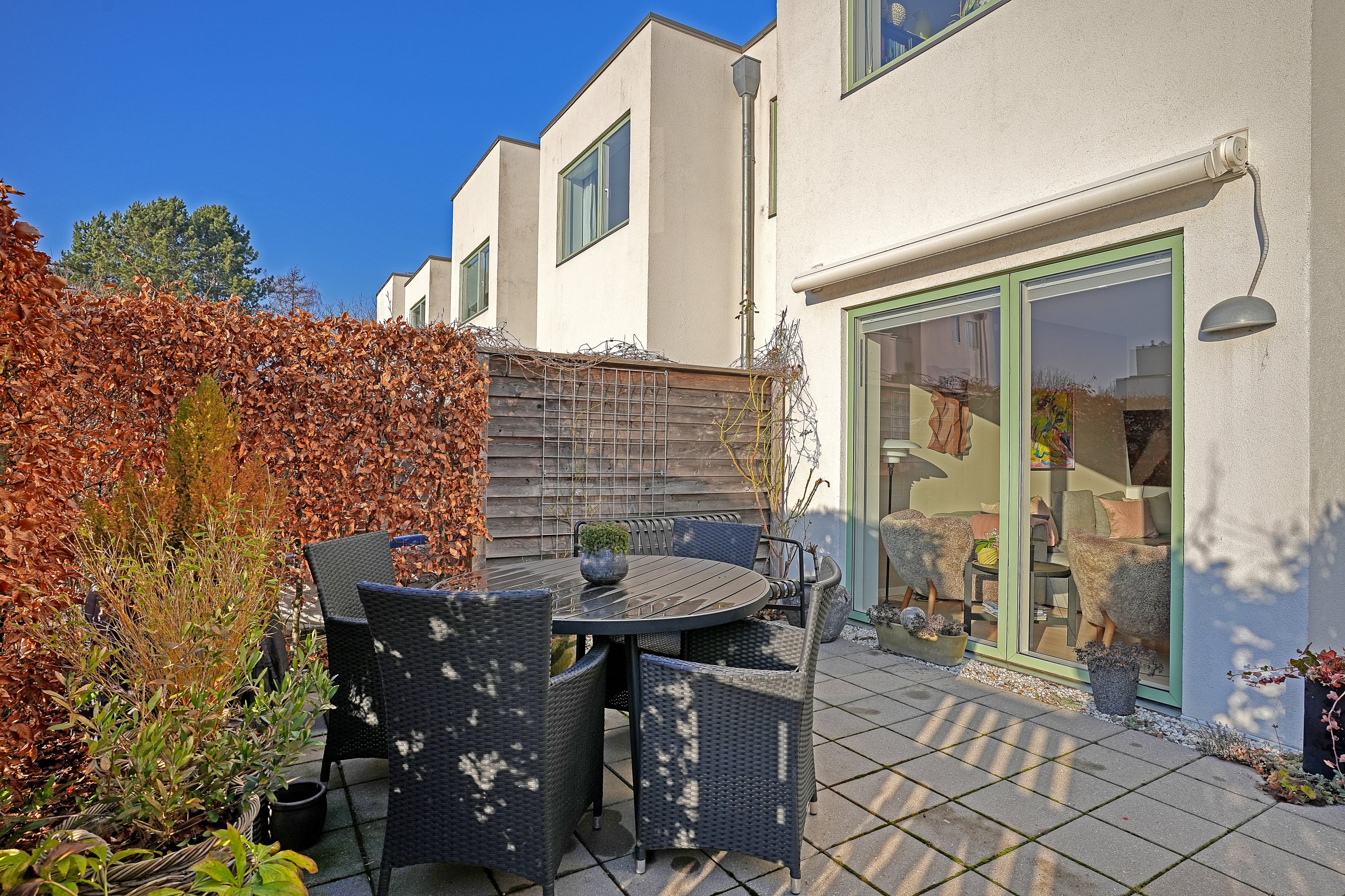 Fremhævet terrasse billede i fuldskærmstilstand. Billede af Torphusene 46, 3050 Humlebæk