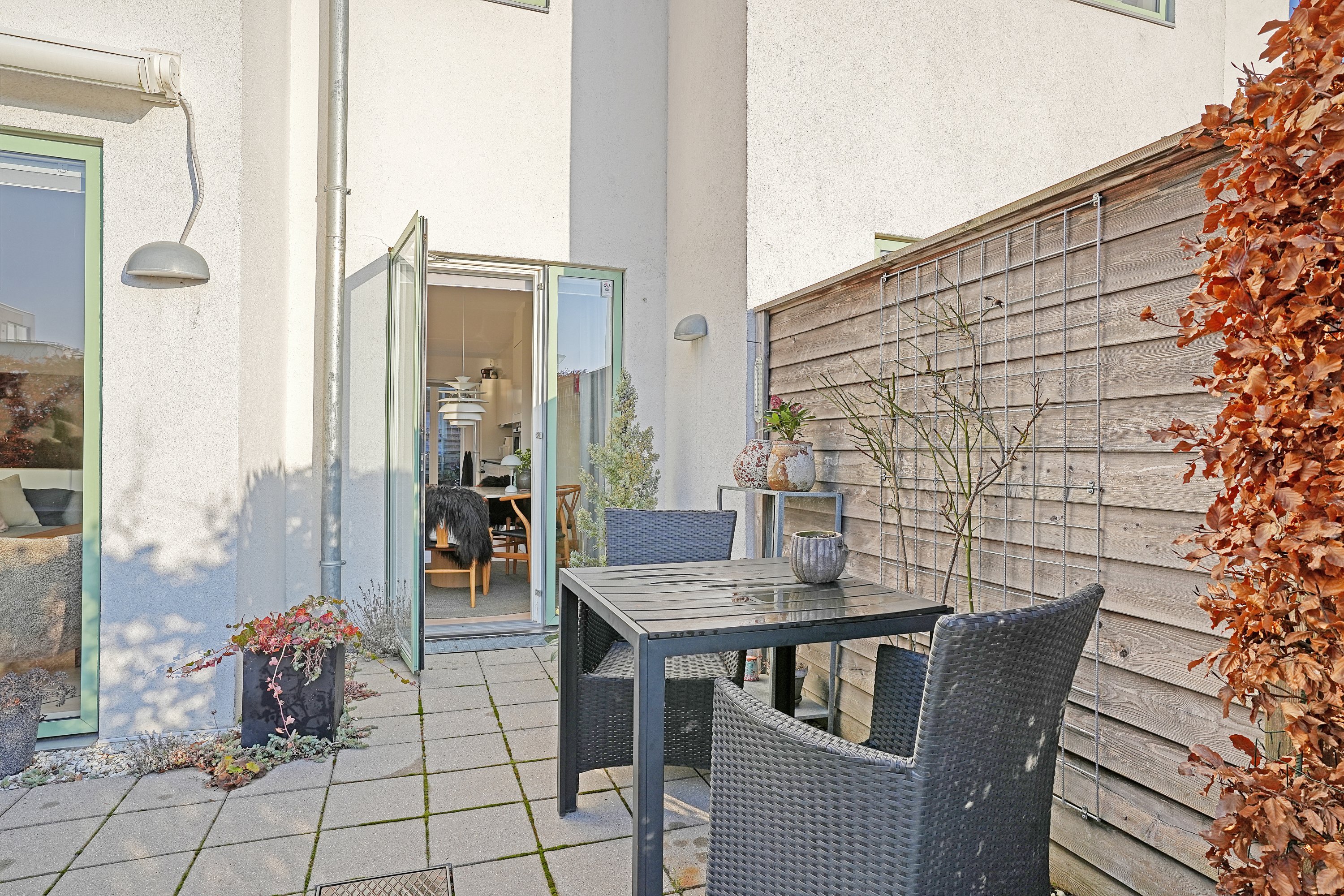 Fremhævet terrasse billede i fuldskærmstilstand. Billede af Torphusene 46, 3050 Humlebæk