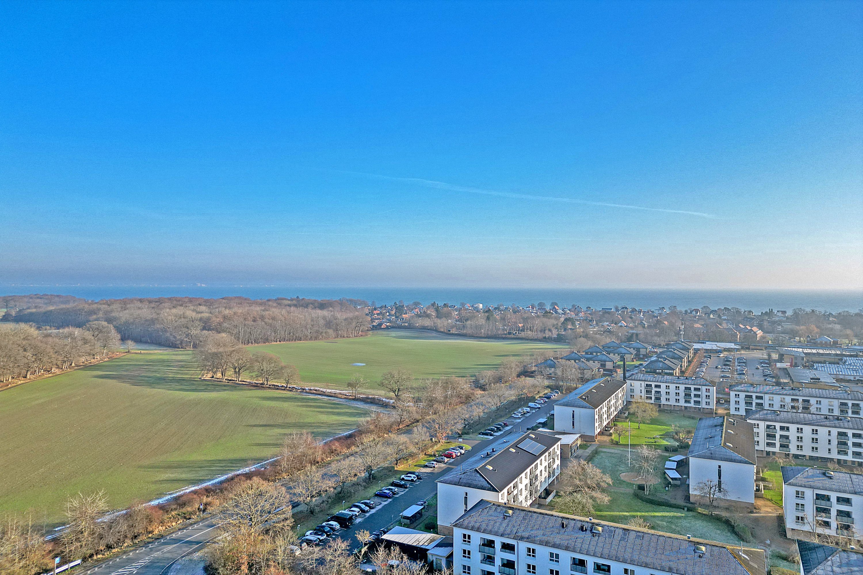 Fremhævet luftfoto billede i fuldskærmstilstand. Billede af Torphusene 46, 3050 Humlebæk