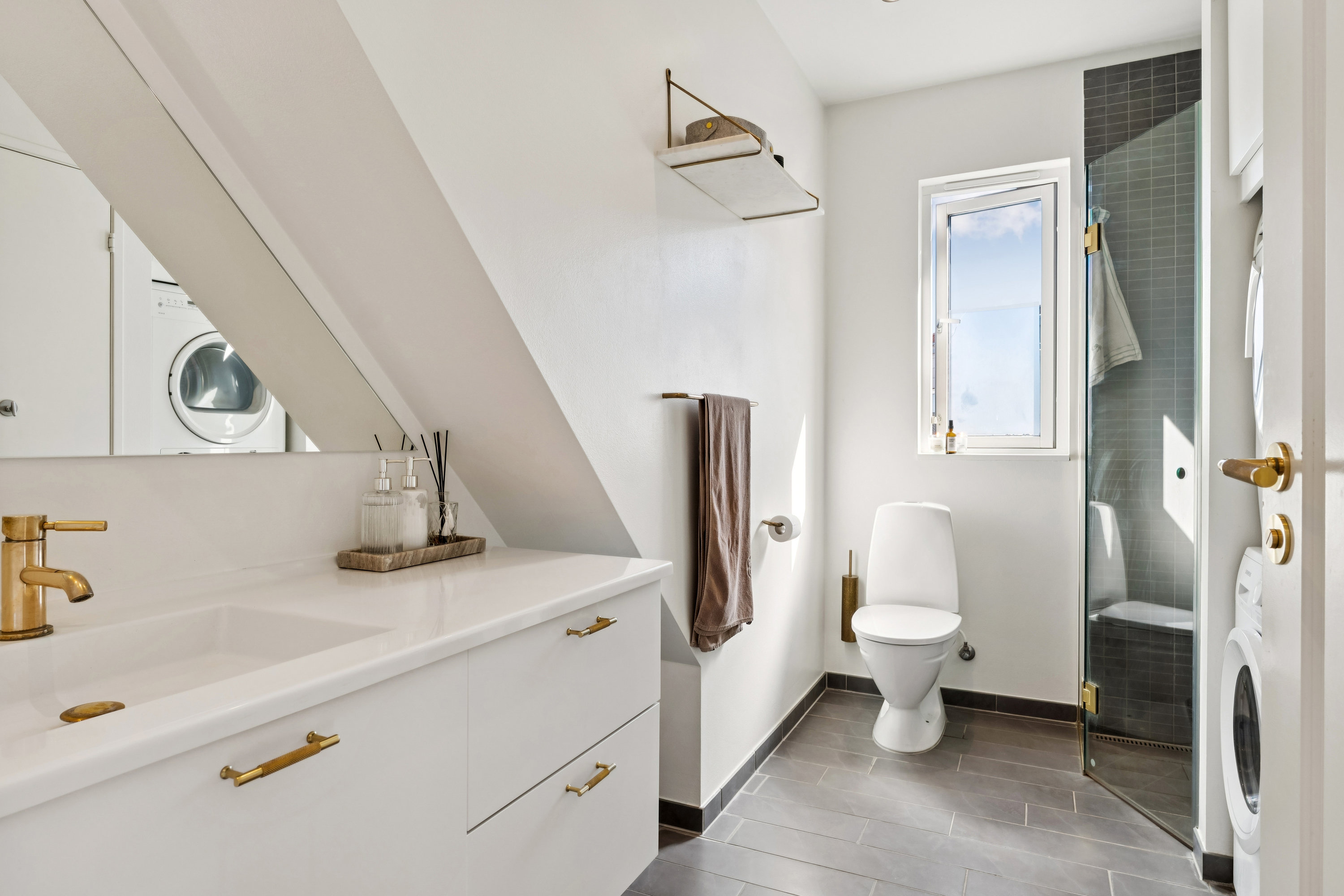 Fremhævet badeværelse billede i fuldskærmstilstand. Billede af Bryggervangen 14, 5., 2100 København Ø