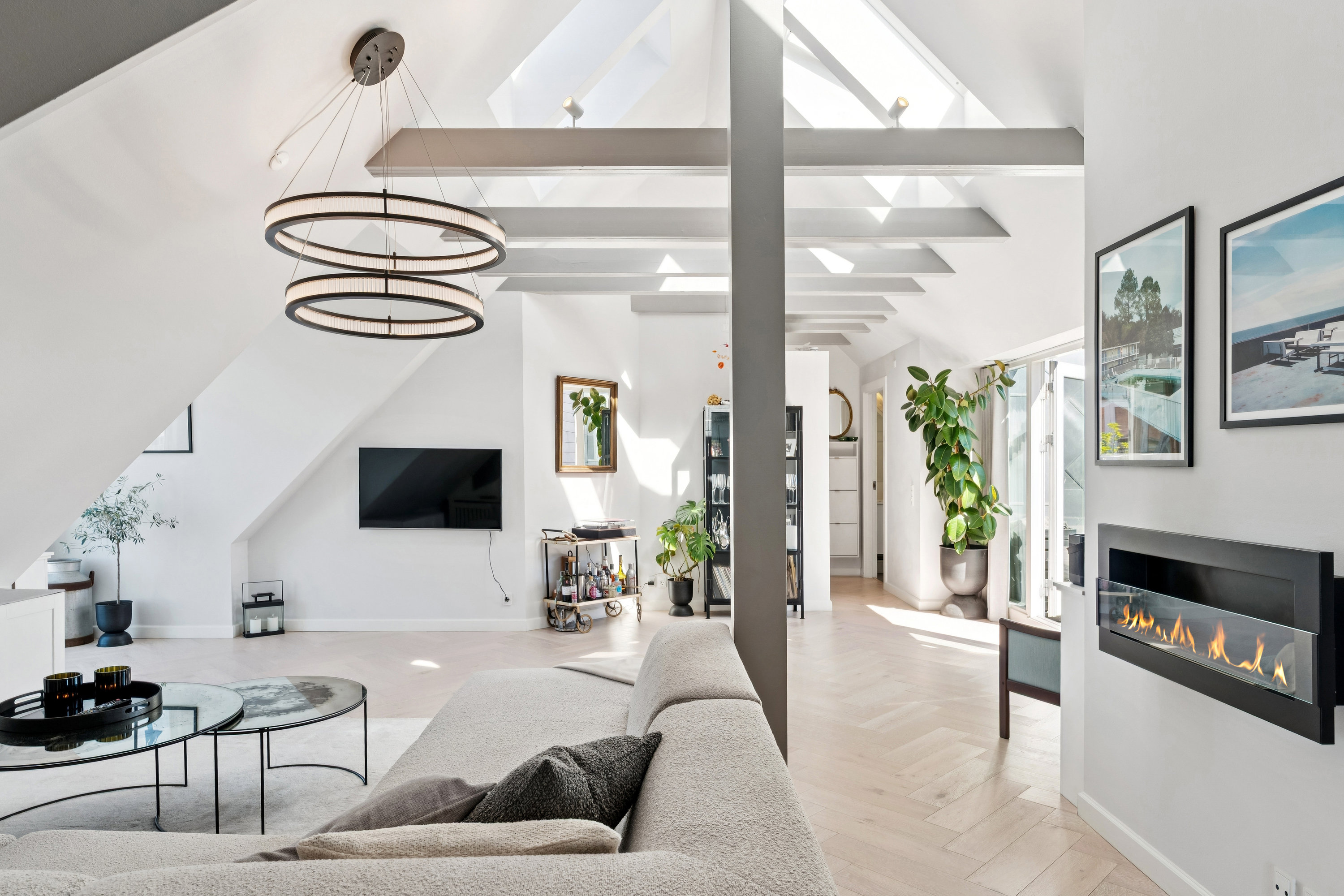 Fremhævet stue billede i fuldskærmstilstand. Billede af Bryggervangen 14, 5., 2100 København Ø