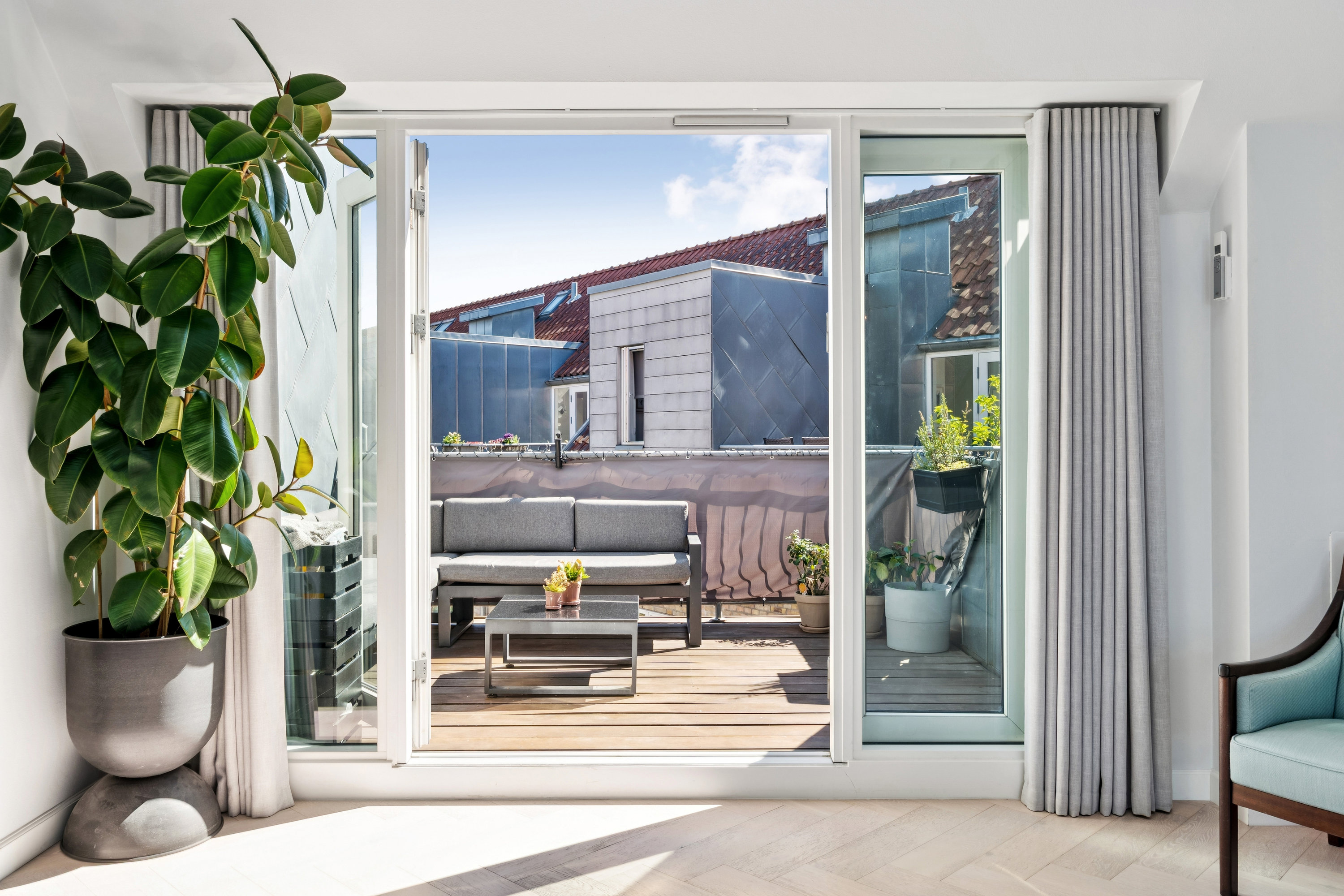 Fremhævet stue billede i fuldskærmstilstand. Billede af Bryggervangen 14, 5., 2100 København Ø