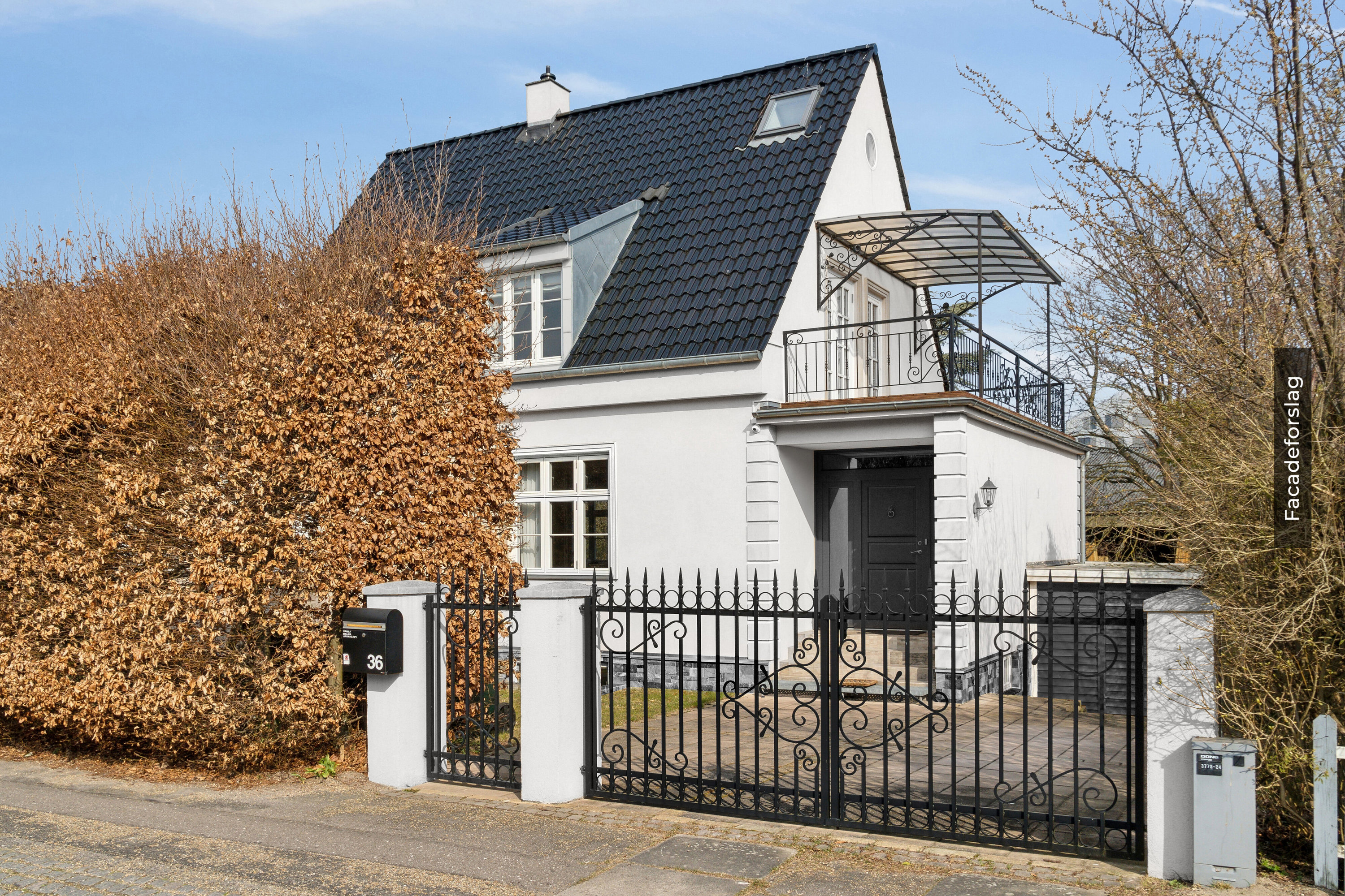 Villa: Set fra vejen på Birkholmsvej 36, 2800 Kongens Lyngby