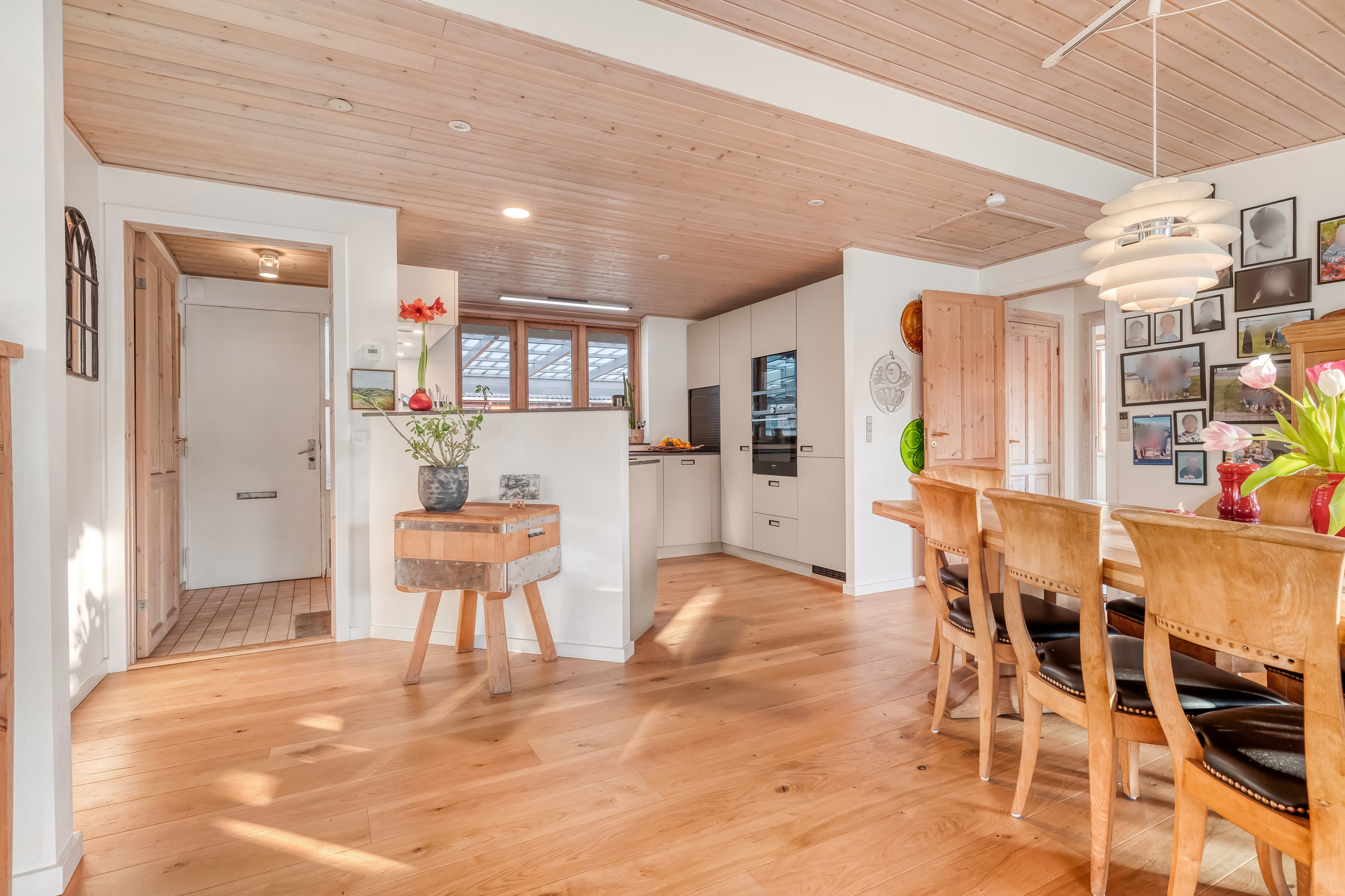 Fremhævet køkken alrum billede i fuldskærmstilstand. Billede af Ydunsvej 5, 7620 Lemvig