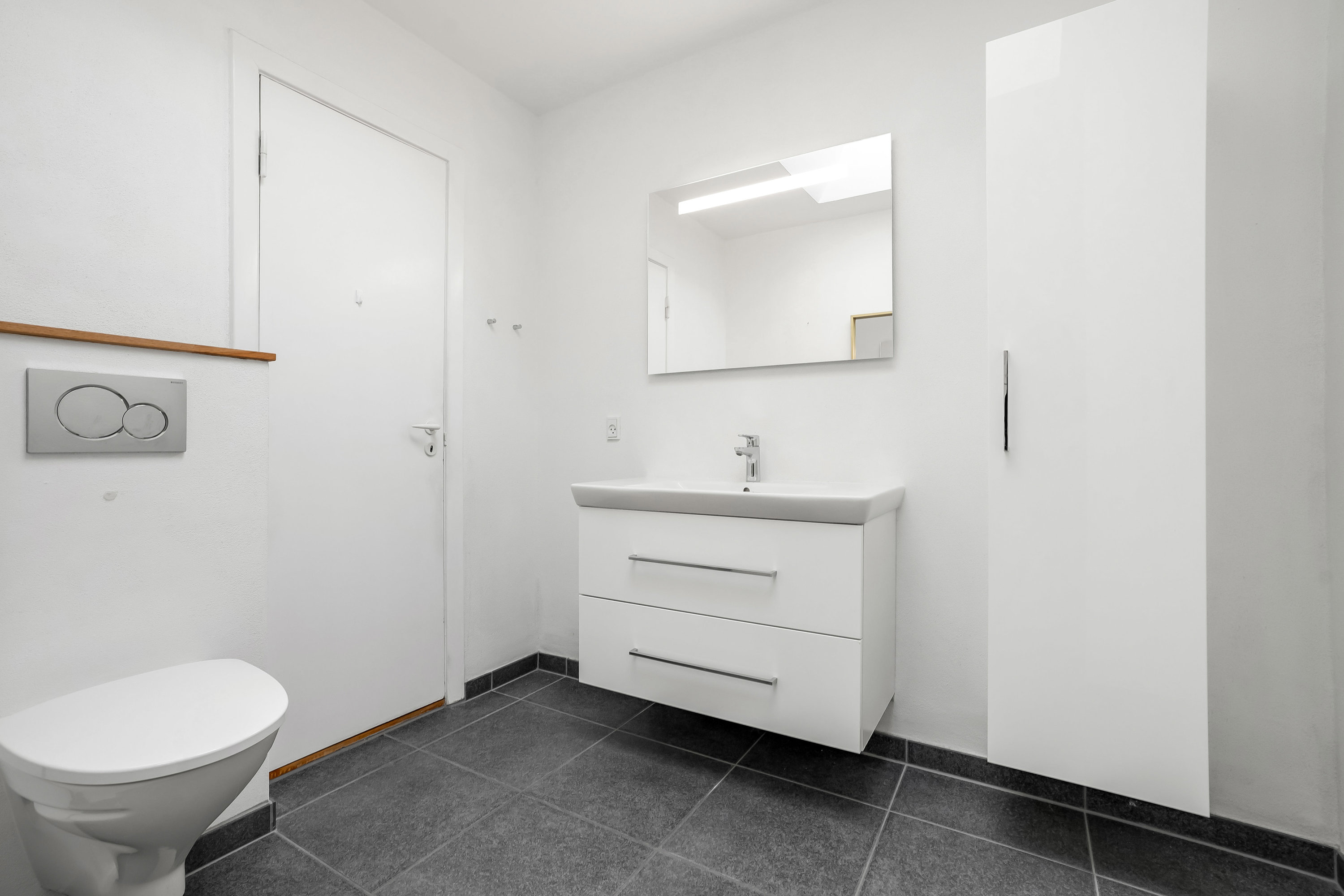 Fremhævet toilet billede i fuldskærmstilstand. Billede af Behrendtsvej 16, 5500 Middelfart