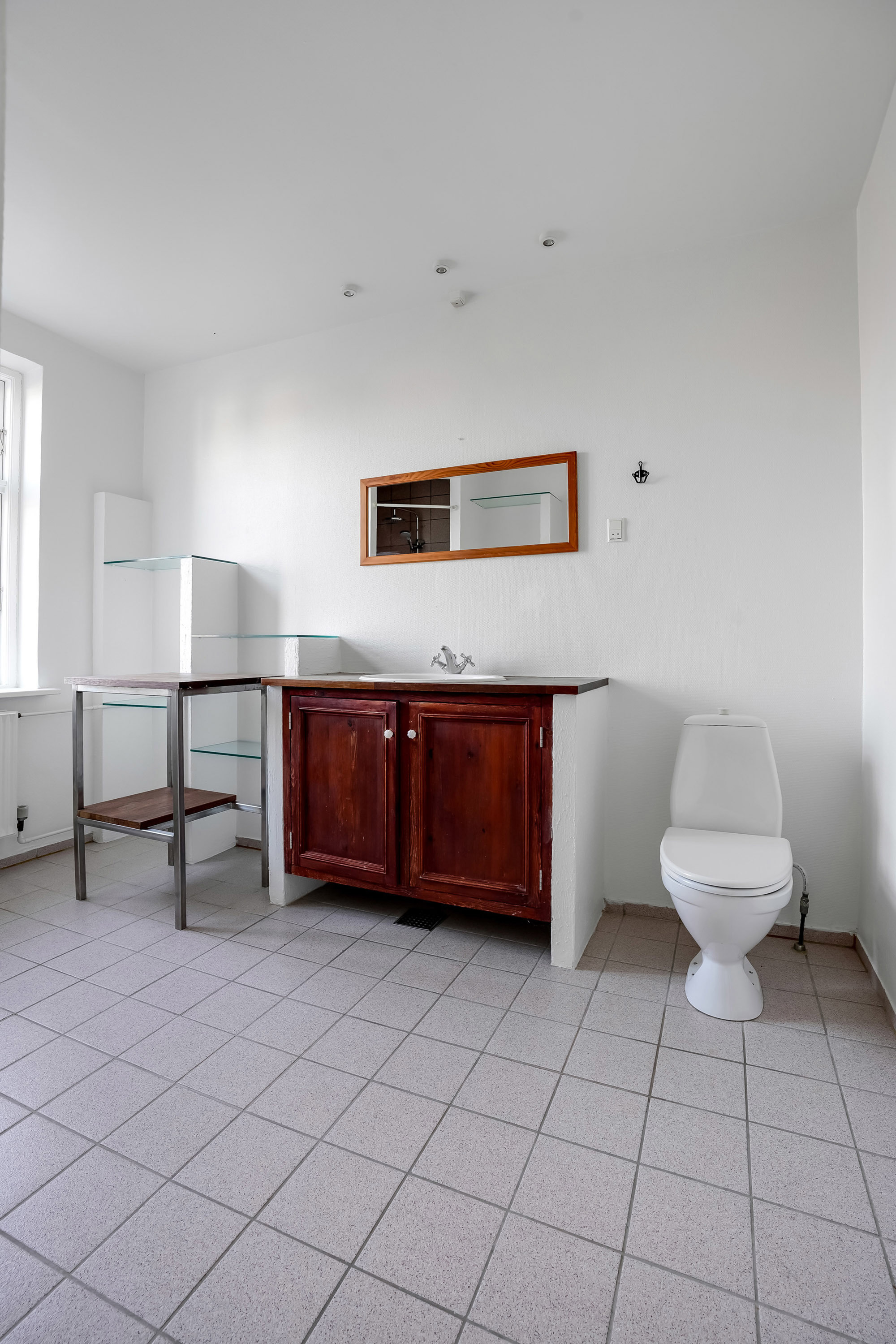 Fremhævet toilet billede i fuldskærmstilstand. Billede af Sadolinsgade 100, 5230 Odense M